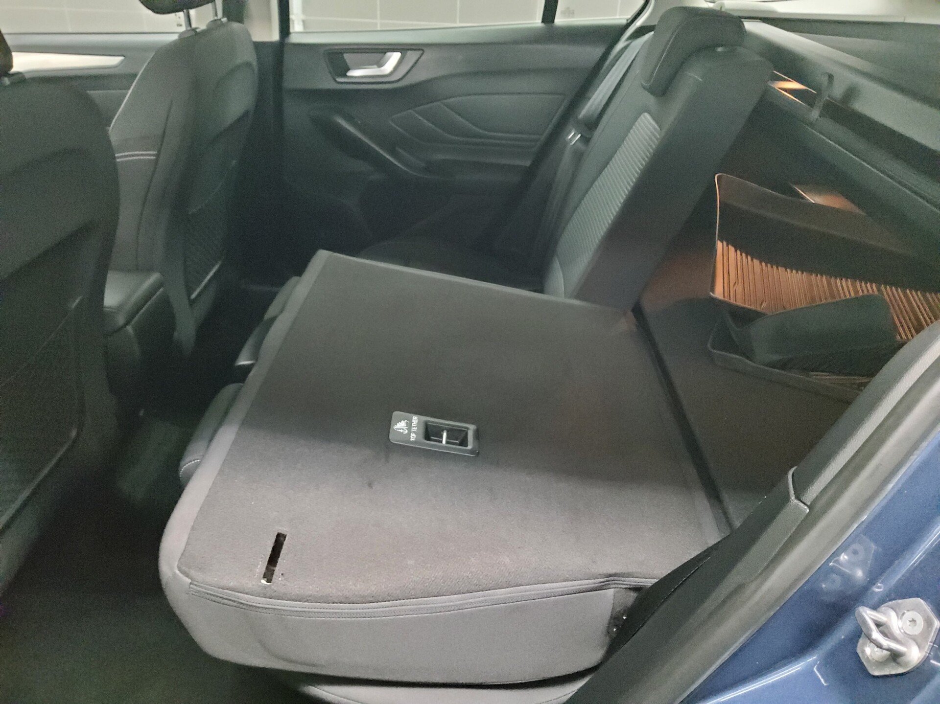 Ford Focus Turnier 1.0 EB Titanium Navi LED RFK 12