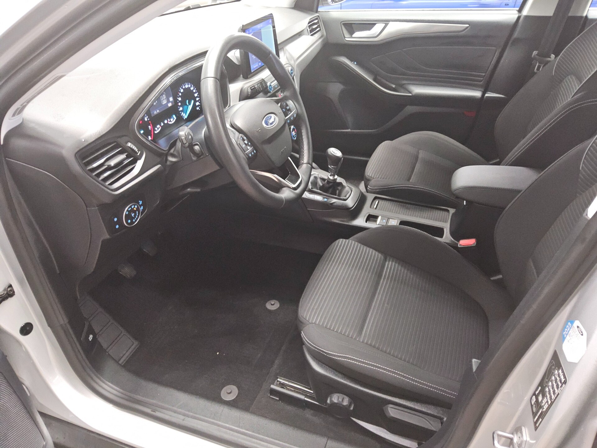 Ford Focus Turnier 1.0 EB Titanium Navi LED RFK PDC 8