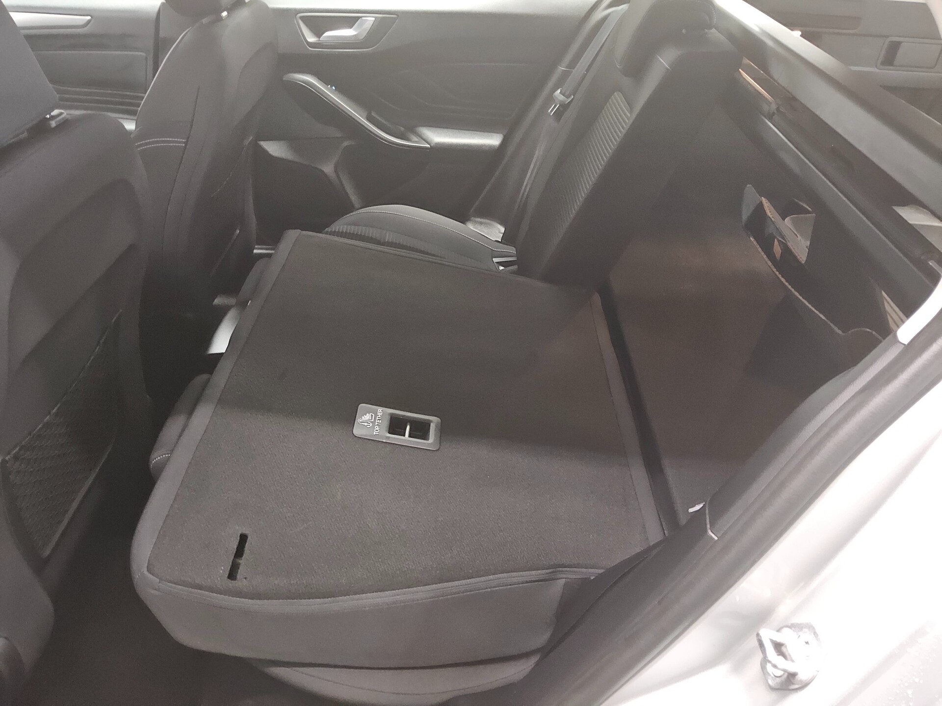 Ford Focus Turnier 1.0 EB Titanium Navi LED RFK PDC 12