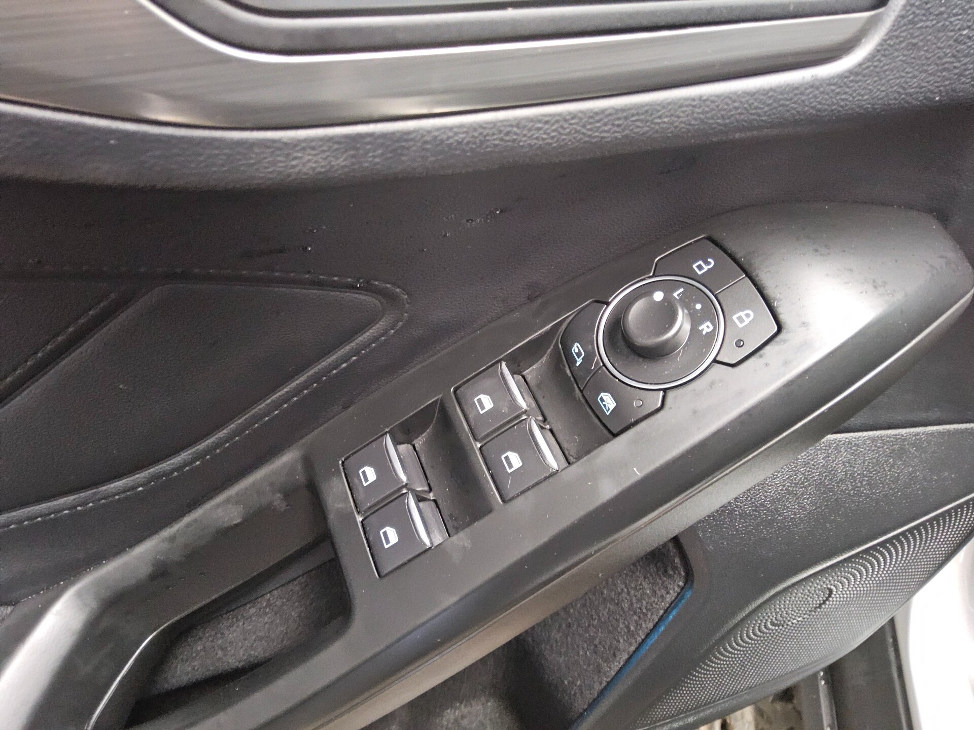 Ford Focus Turnier 1.0 EB Titanium Navi LED RFK PDC 9