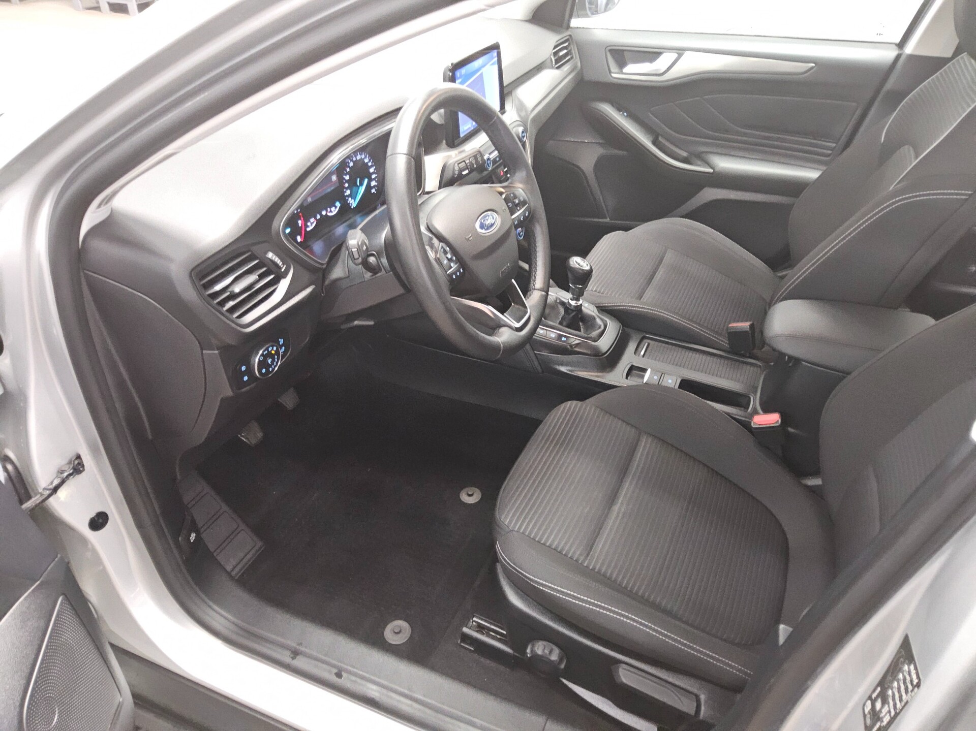 Ford Focus Turnier 1.0 EB Titanium Navi LED RFK PDC 8