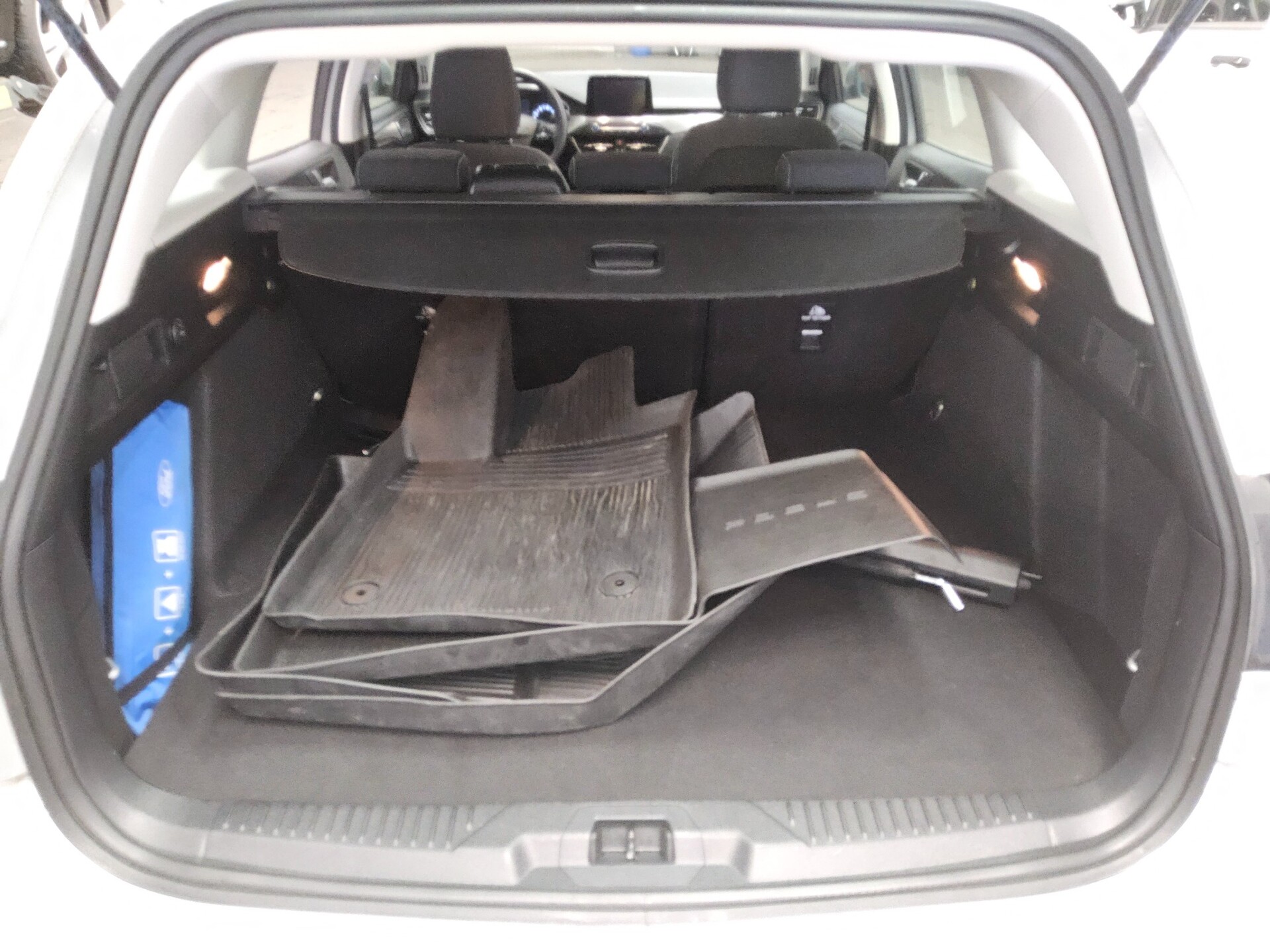 Ford Focus Turnier 1.0 EB Titanium Navi LED RFK PDC 11