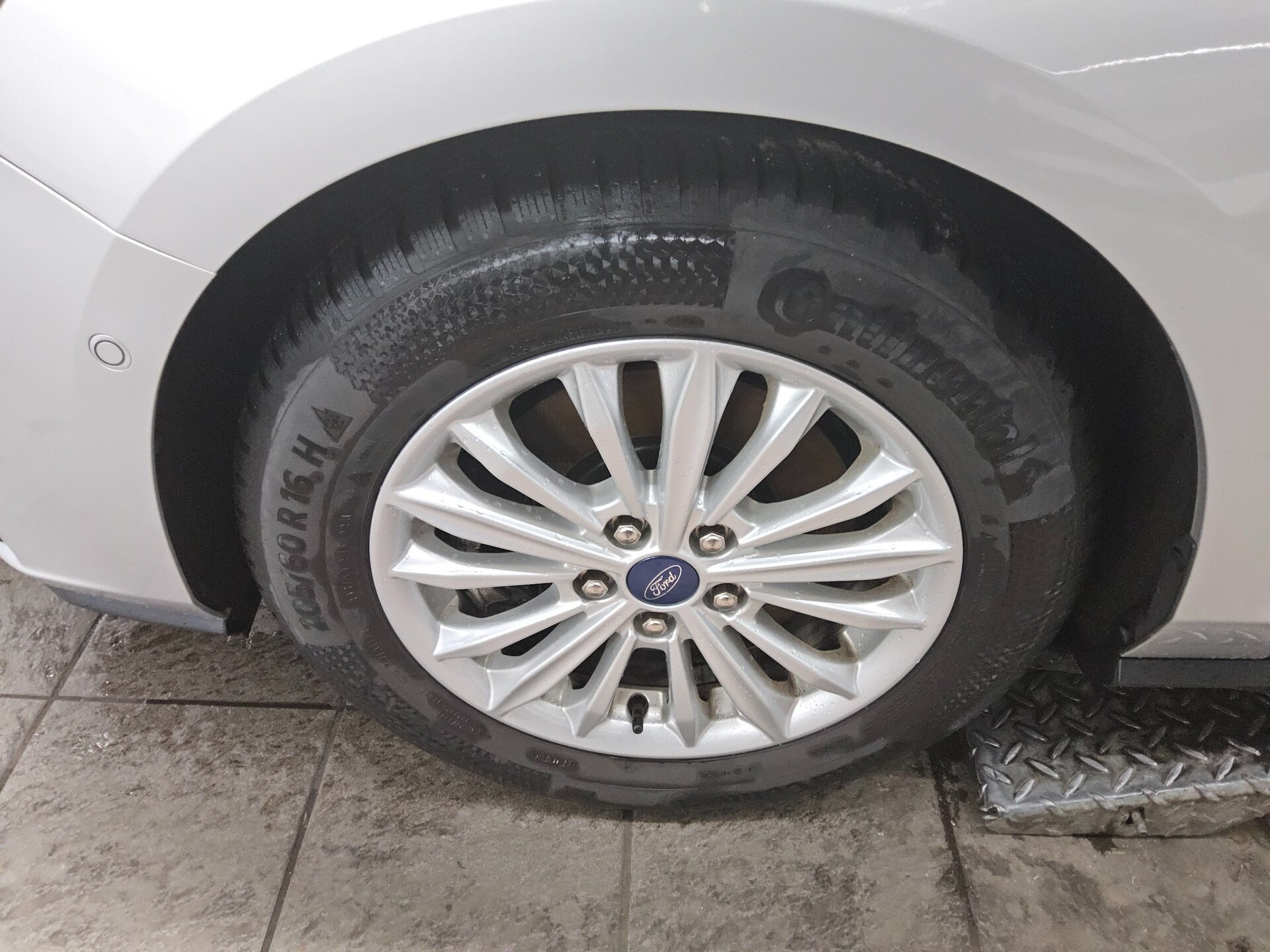 Ford Focus Turnier 1.0 EB Titanium Navi LED RFK PDC 10