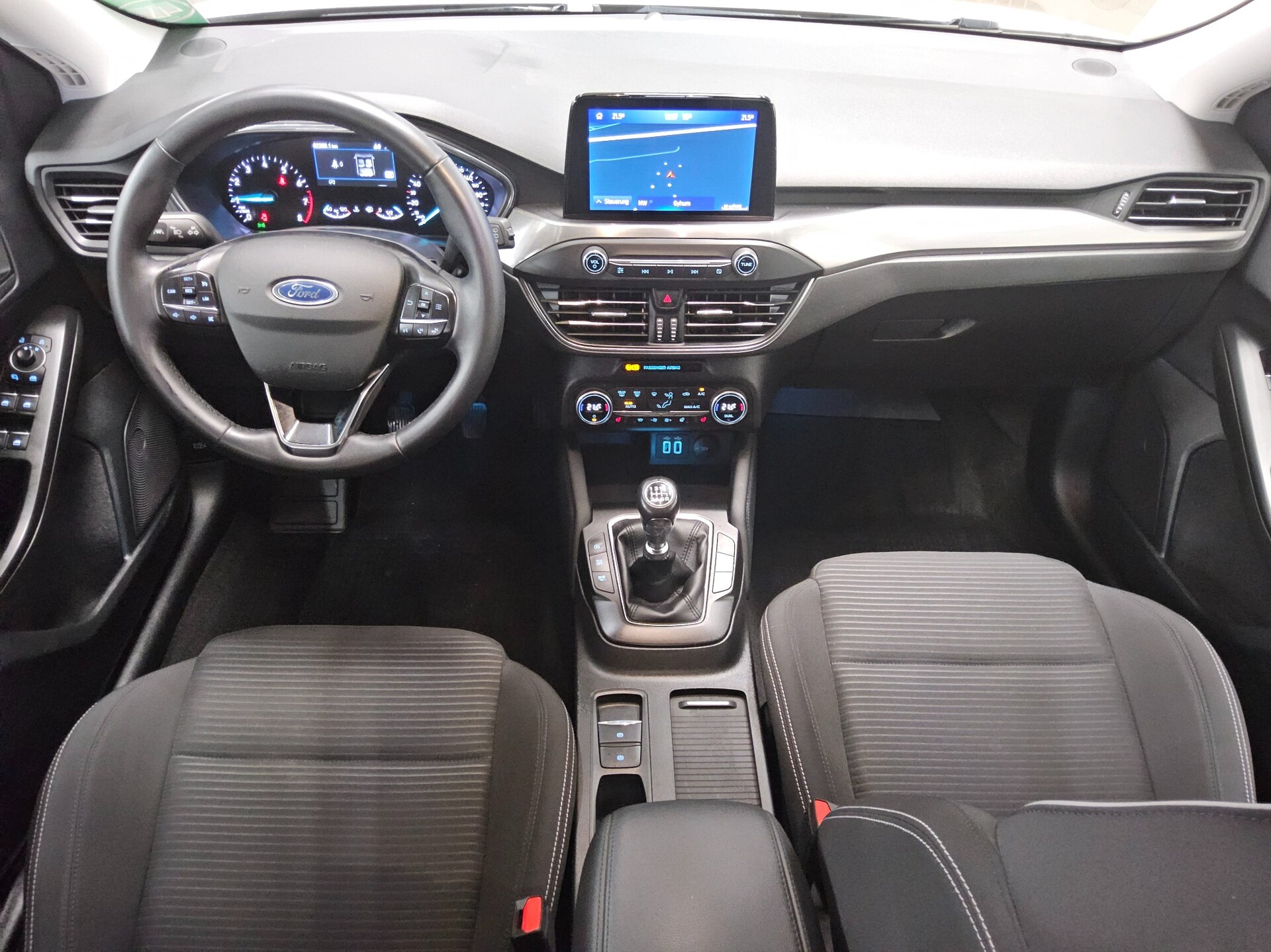 Ford Focus Turnier 1.0 EB Titanium Navi LED RFK PDC 5