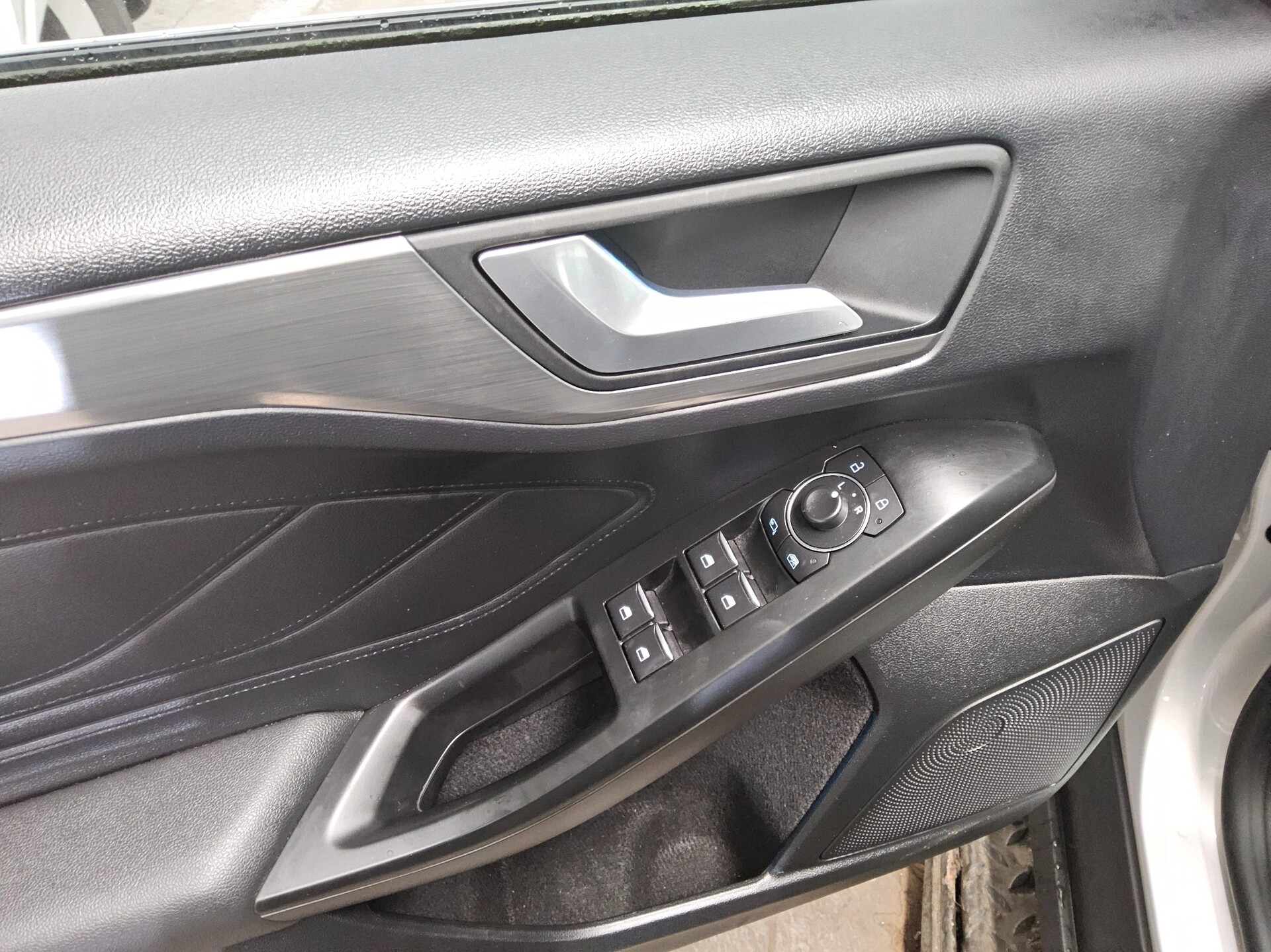 Ford Focus Turnier 1.0 EB Titanium Navi LED RFK PDC 9