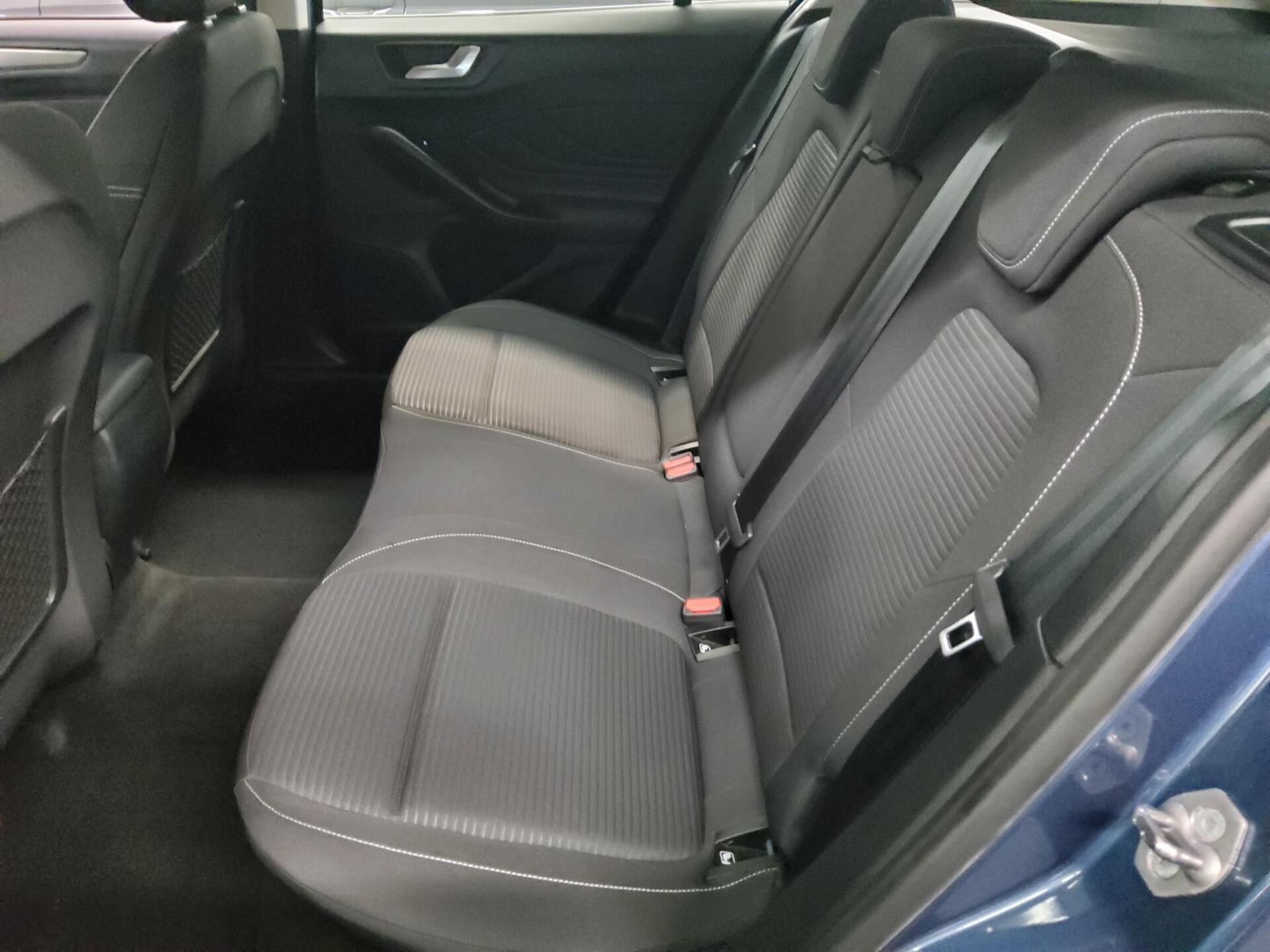 Ford Focus Turnier 1.0 EB Titanium Navi LED RFK 13