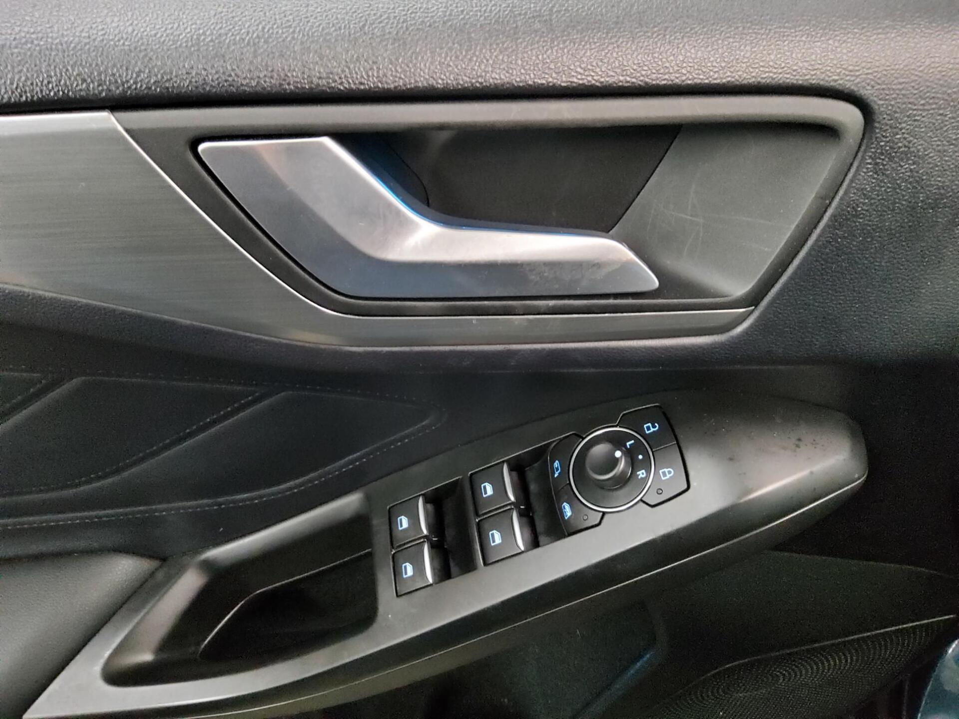 Ford Focus Turnier 1.0 EB Titanium Navi LED RFK 9