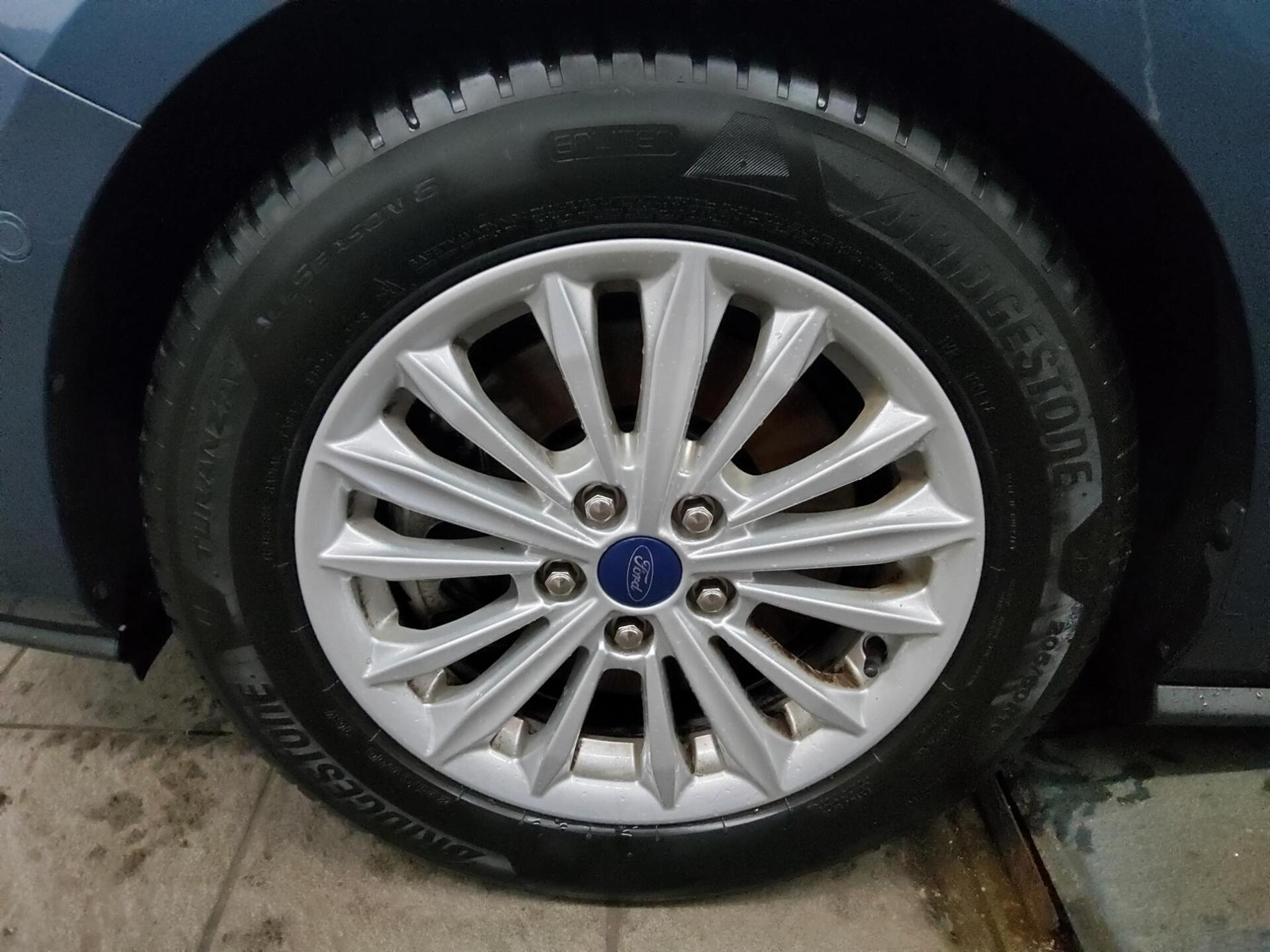 Ford Focus Turnier 1.0 EB Titanium Navi LED RFK 10