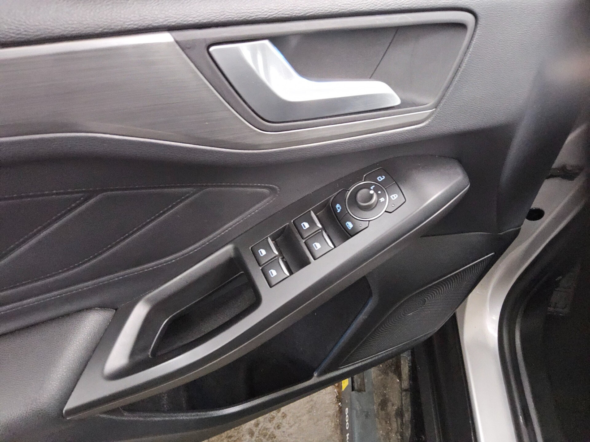 Ford Focus Turnier 1.0 EB Titanium Navi LED RfK Shz 9