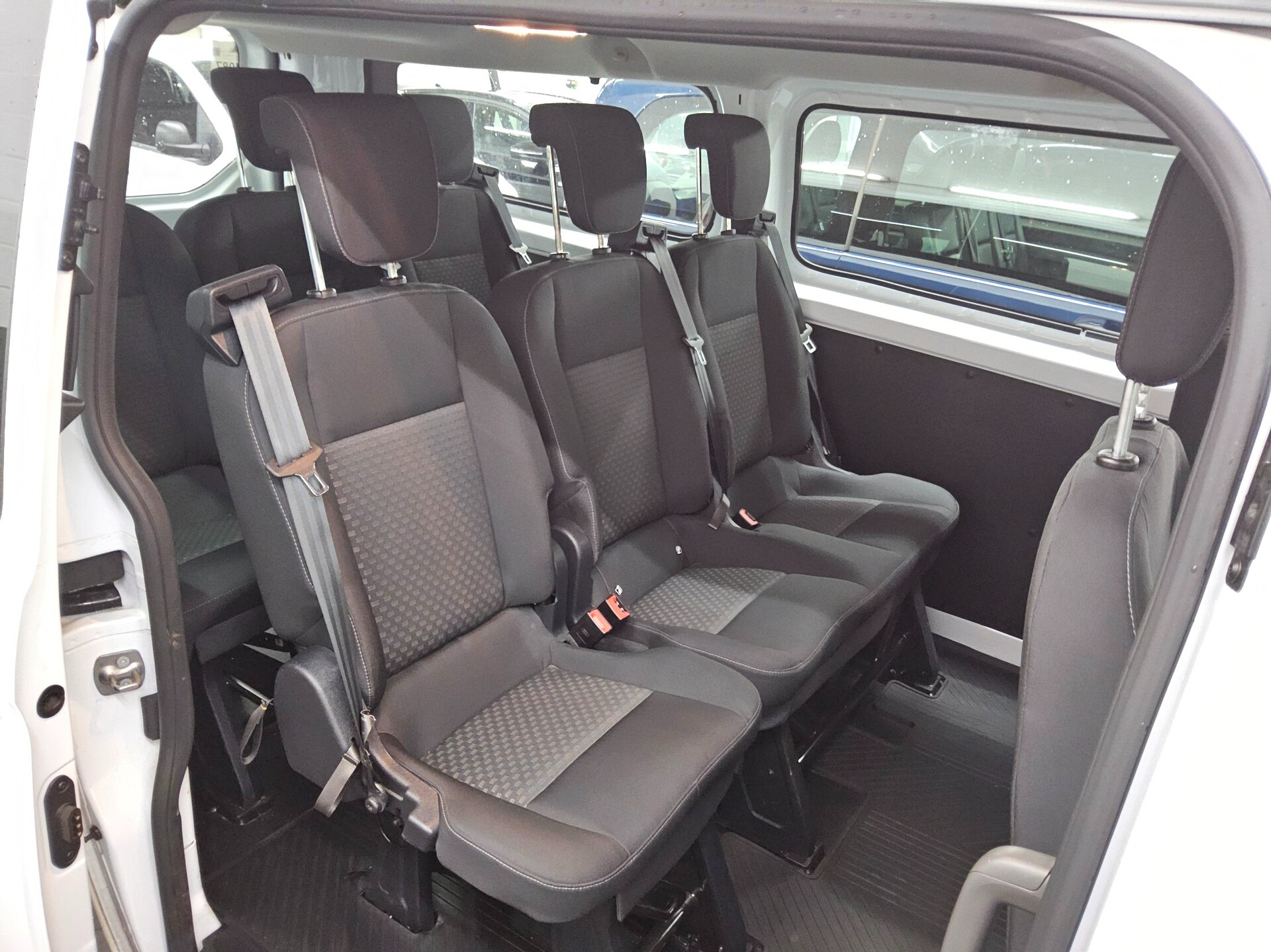 Ford Transit Custom 2.0 EB Trend L2 8-Sitze Navi 13