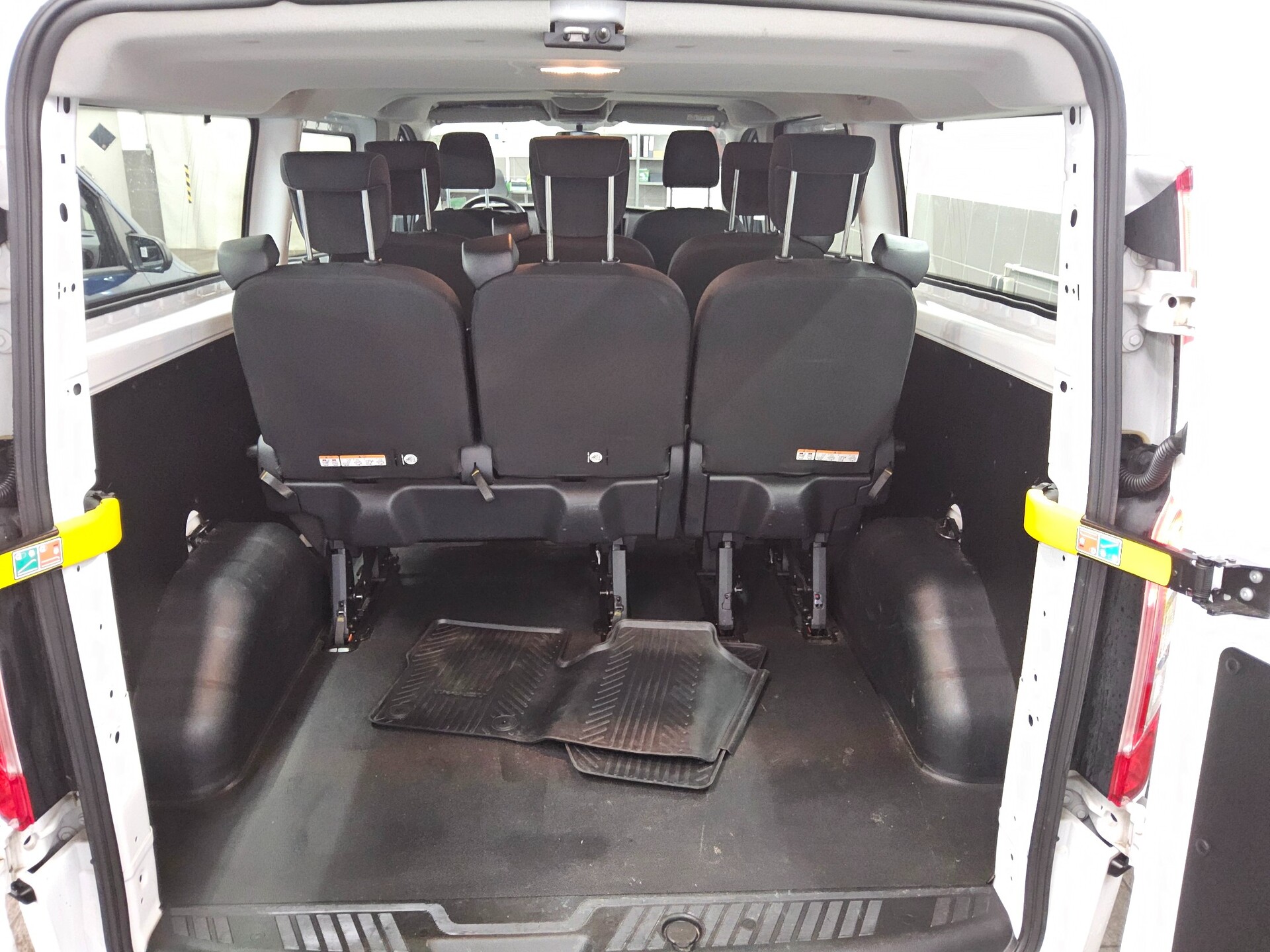 Ford Transit Custom 2.0 EB Trend L2 8-Sitze Navi 11