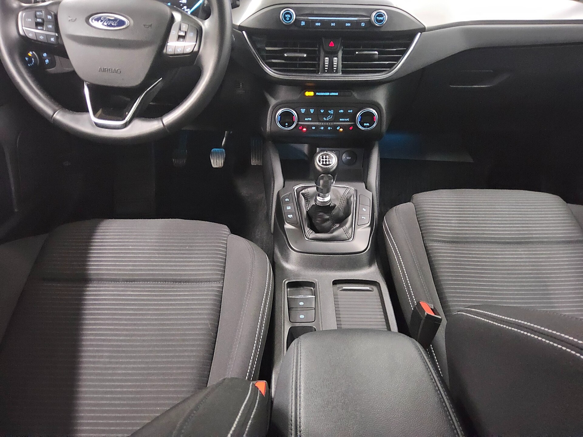 Ford Focus Turnier 1.0 EB Titanium Navi LED RFK 6