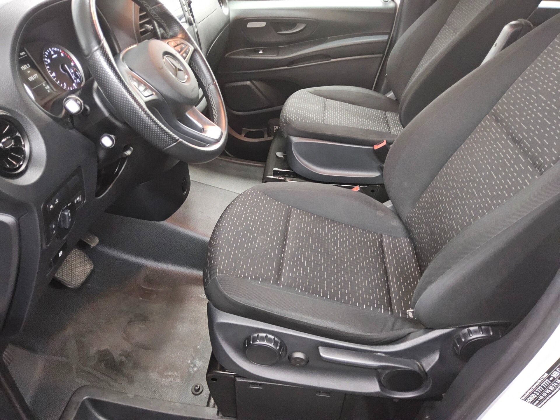 Mercedes-Benz Vito CDI Tourer Pro Extralang 8-Sitze Navi RFK 8