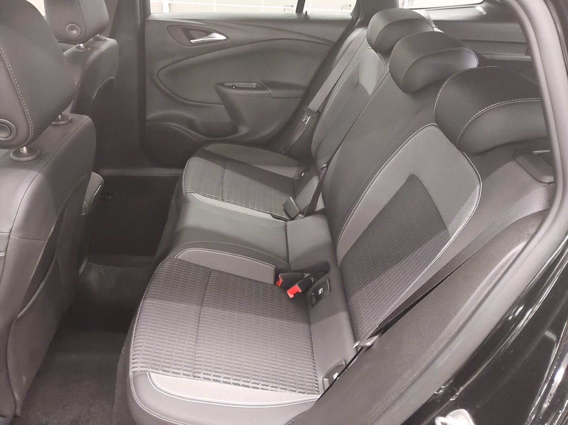 Opel Astra ST 1.2 Turbo T-Leder Navi LED RfK PDC 12