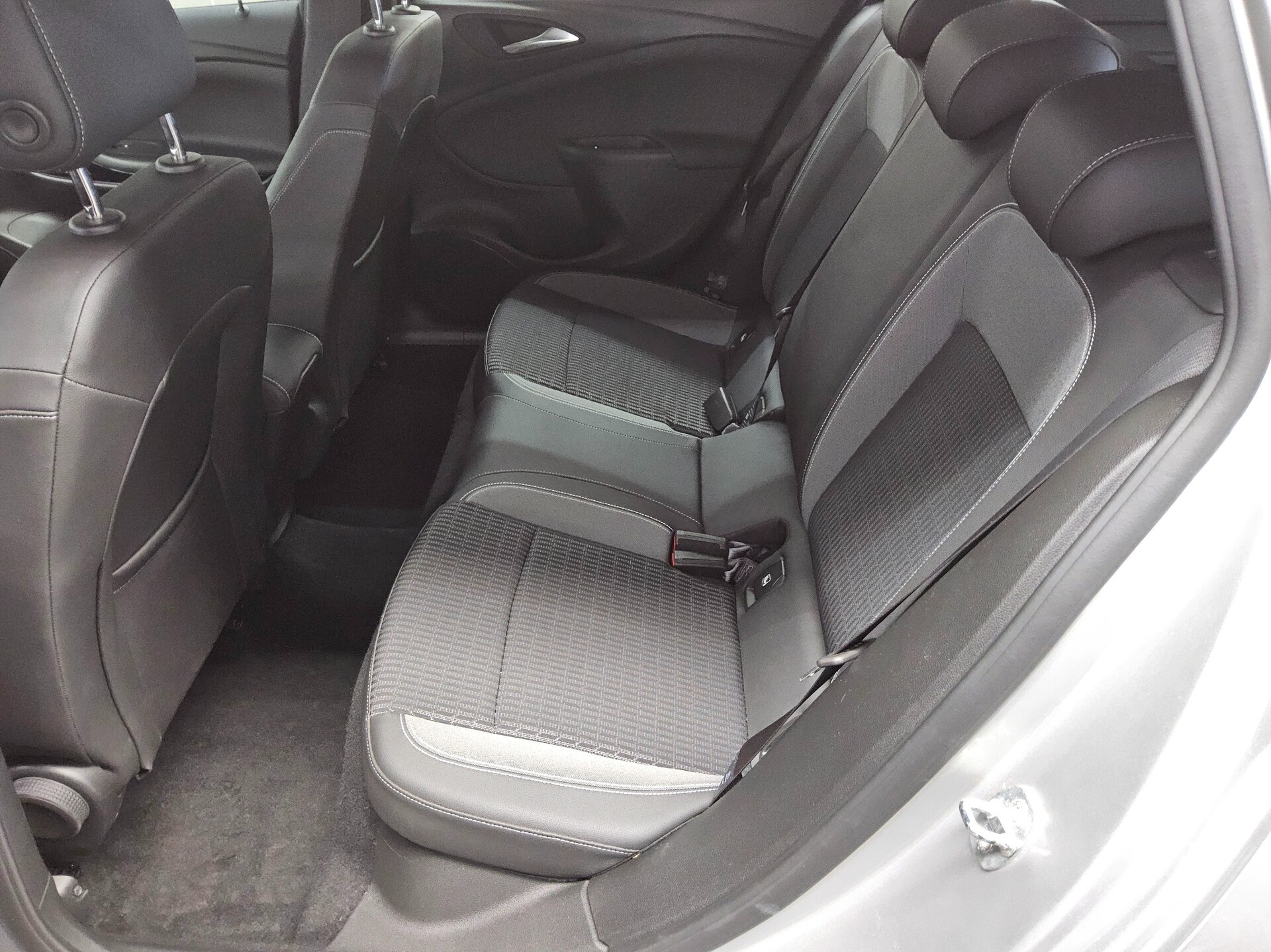 Opel Astra ST 1.2 Turbo Elegance T-Leder Navi LED 13