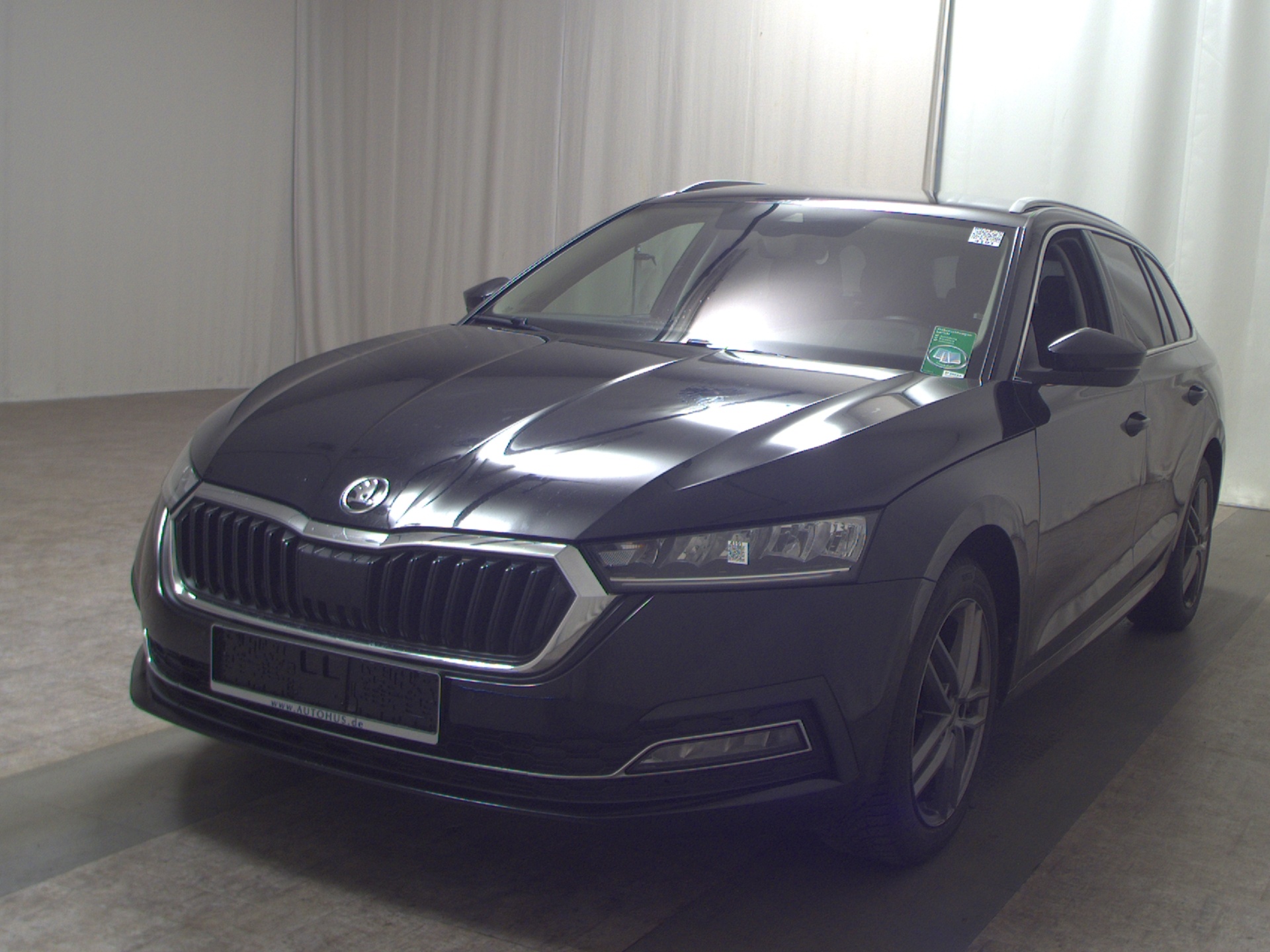 Skoda Octavia Kombi 2.0 TDI Style AHK Navi RfK LED 2