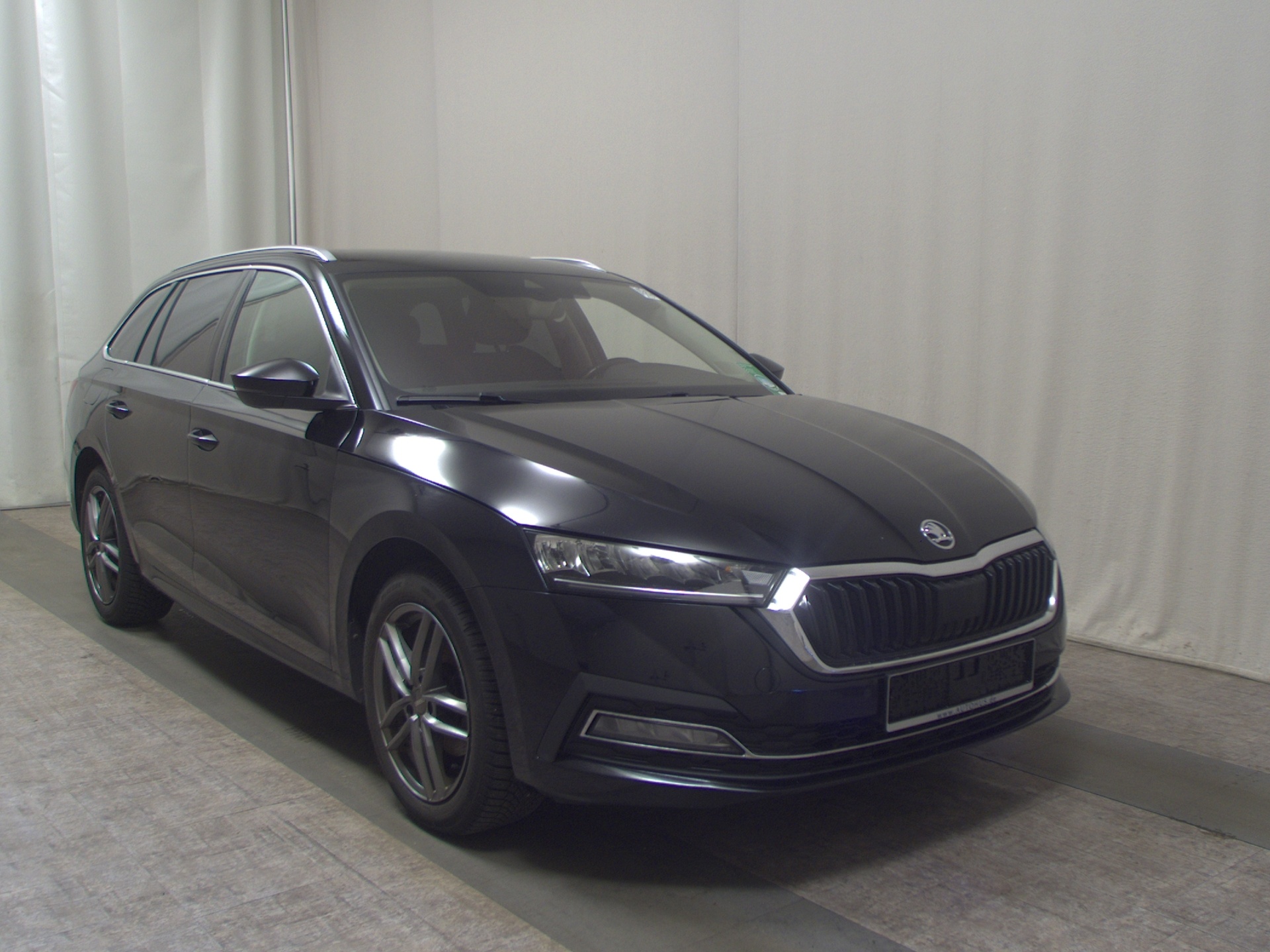 Skoda Octavia Kombi 2.0 TDI Style AHK Navi RfK LED 3