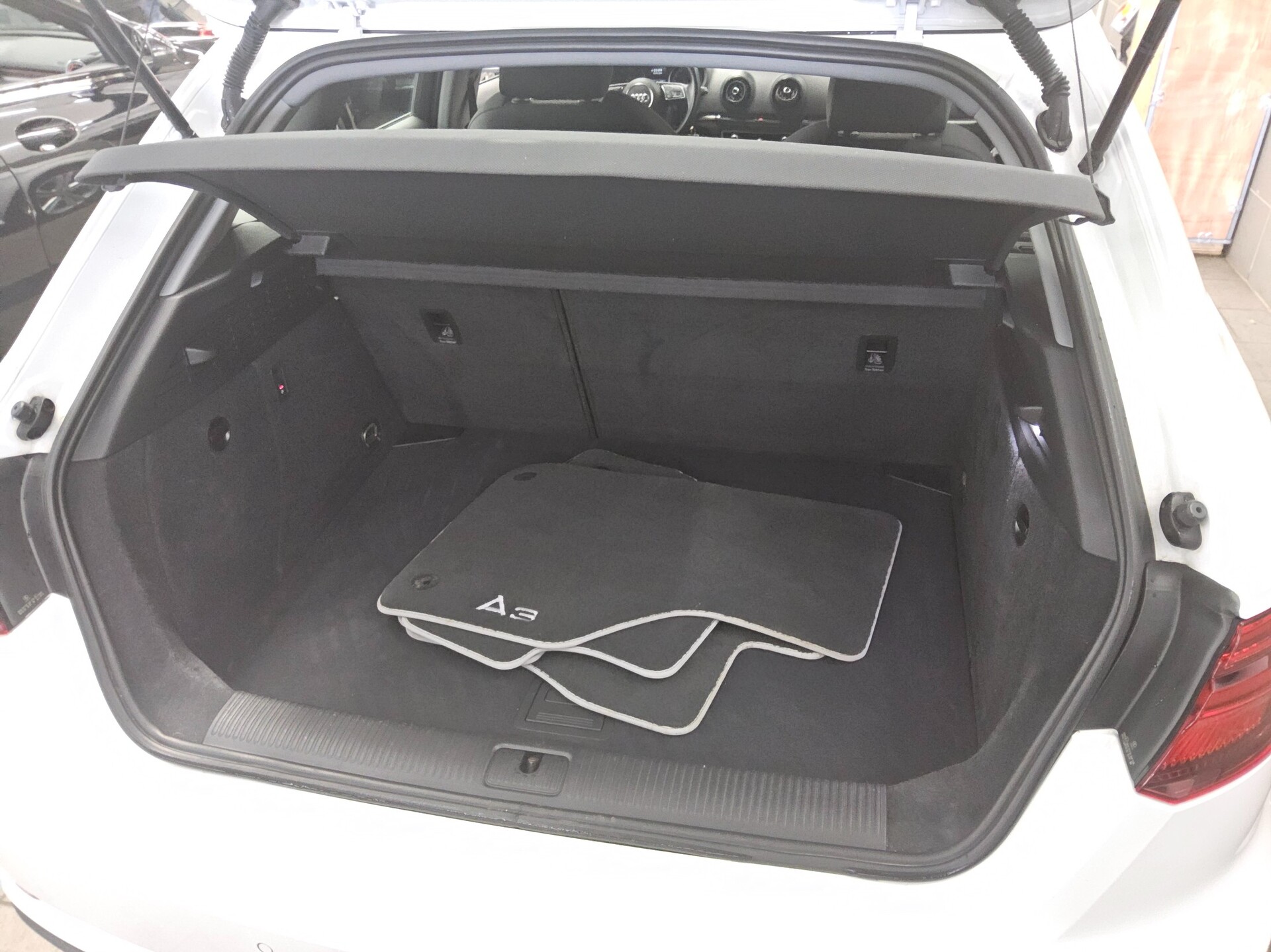 Audi A3 Sportback 35 TDI S-Line Ext. Navi LED ACC 12