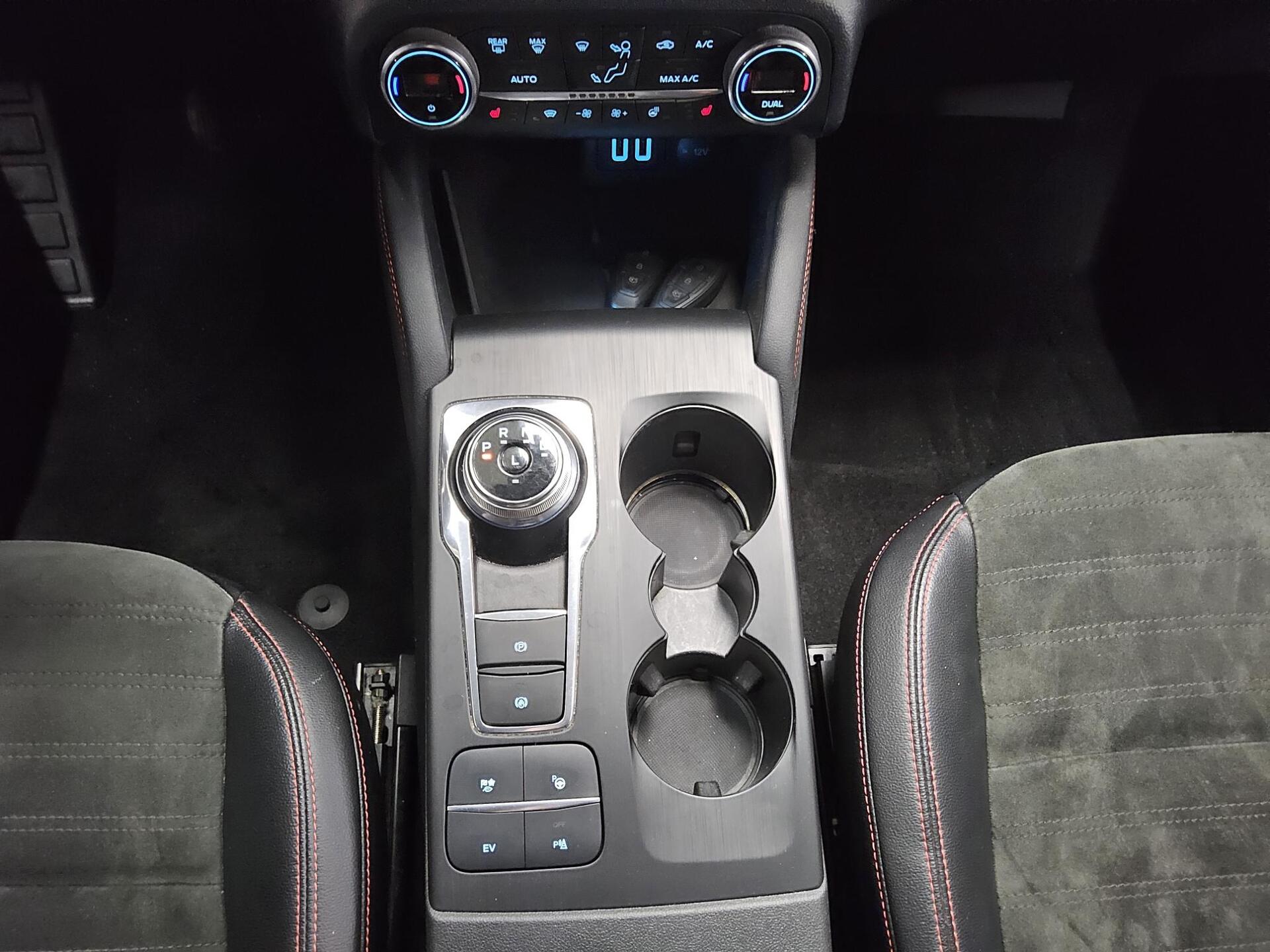 Ford Kuga 2.5 Duratec ST-Line X Navi DC LED AHK ACC 6