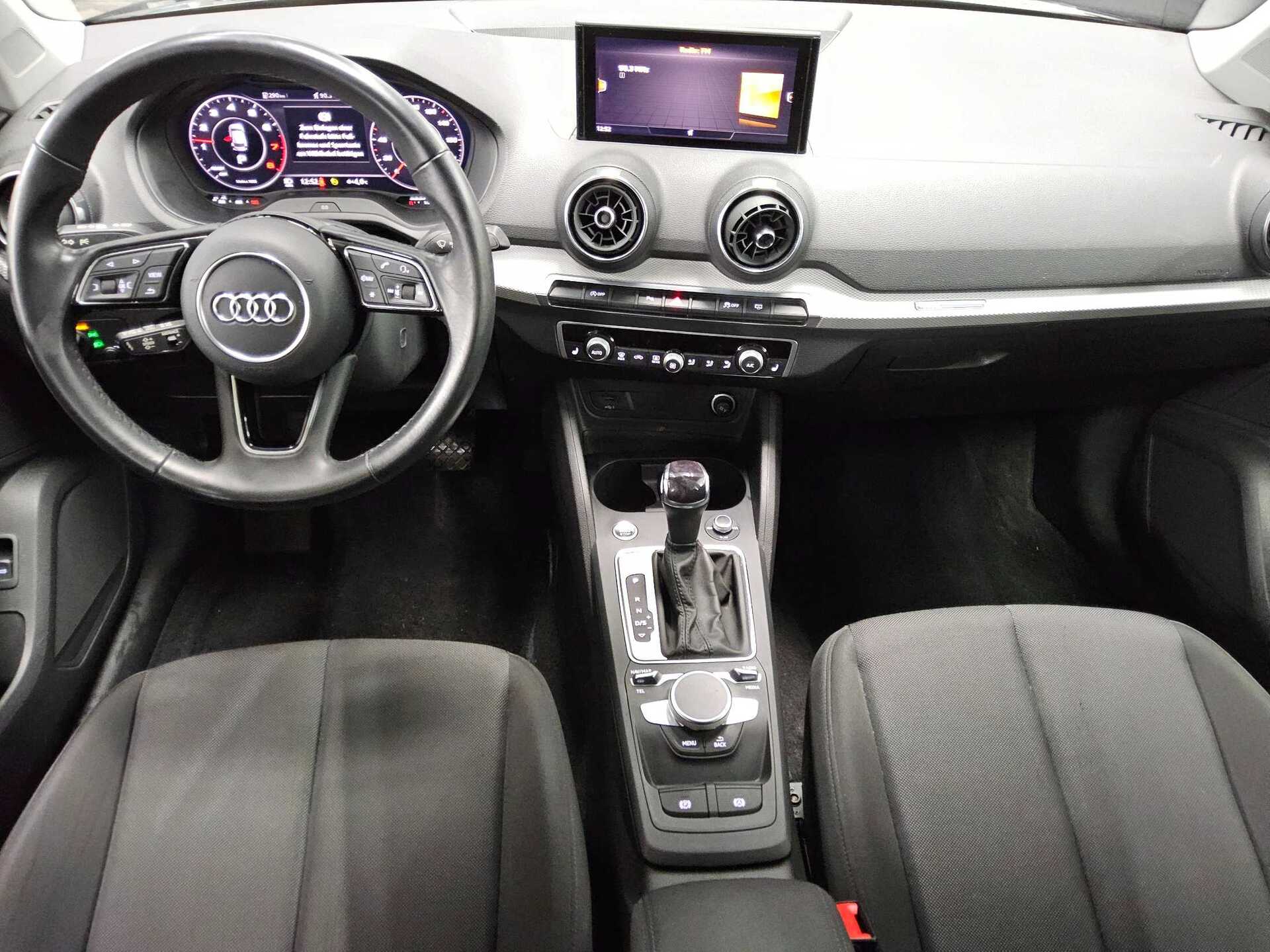 Audi Q2 35 TFSI advanced Navi Matrix vc RfK ACC PDC 5