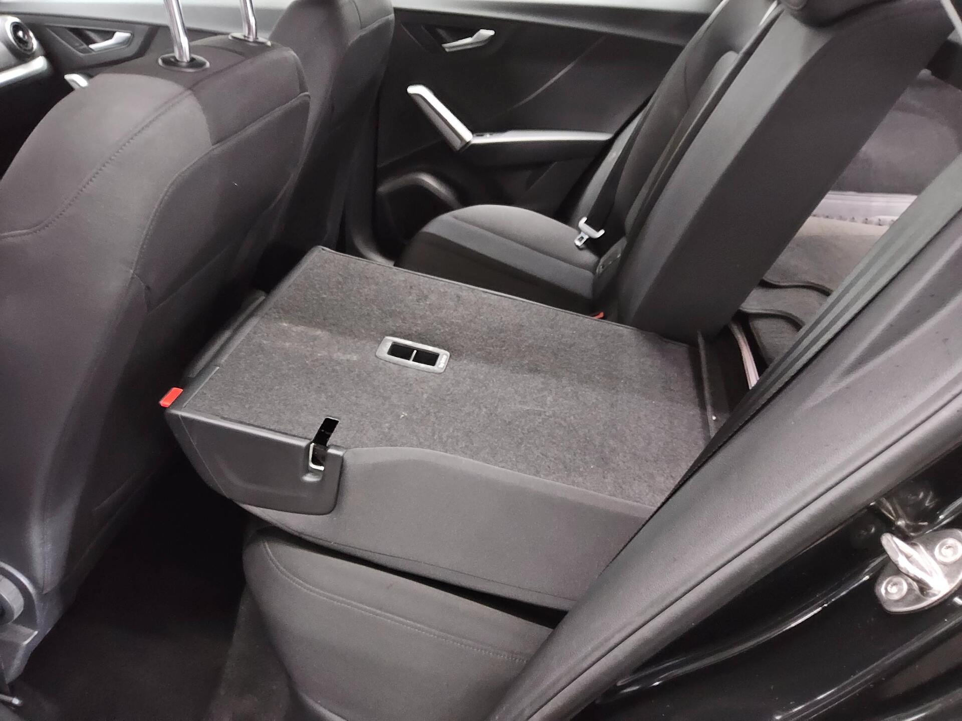 Audi Q2 35 TFSI advanced Navi Matrix vc RfK ACC PDC 12