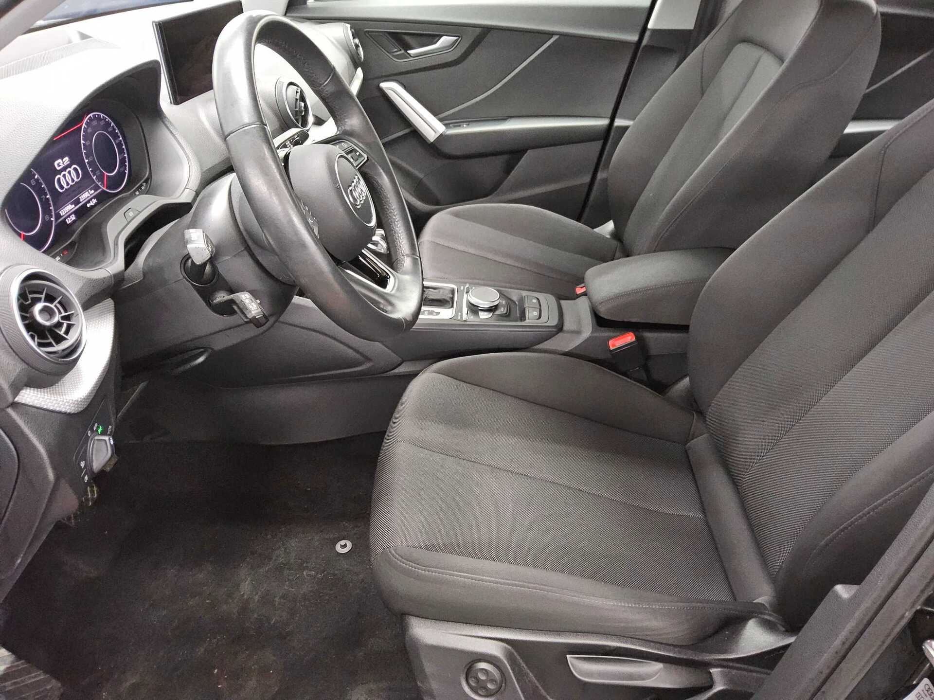 Audi Q2 35 TFSI advanced Navi Matrix vc RfK ACC PDC 9