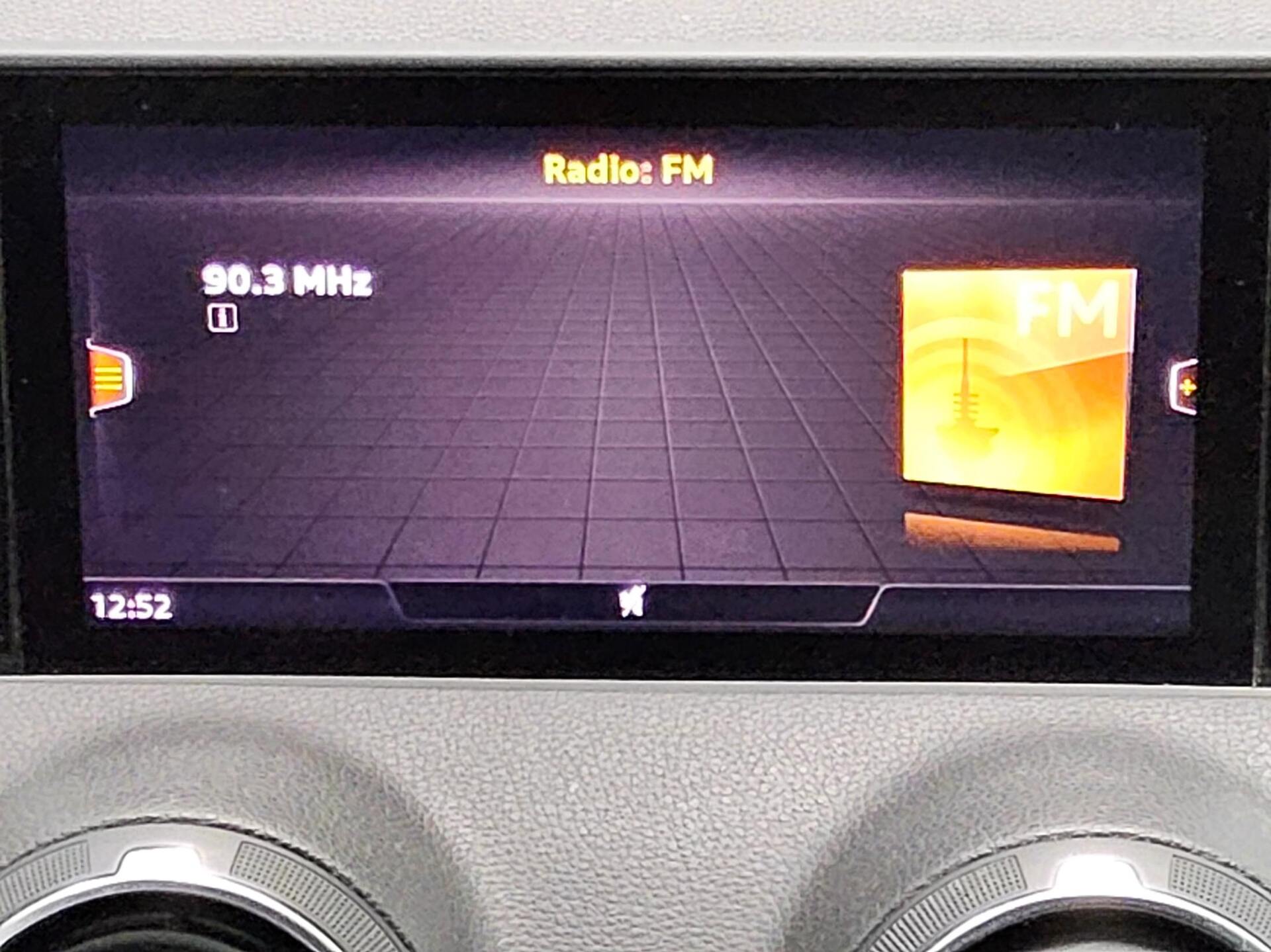 Audi Q2 35 TFSI advanced Navi Matrix vc RfK ACC PDC 7