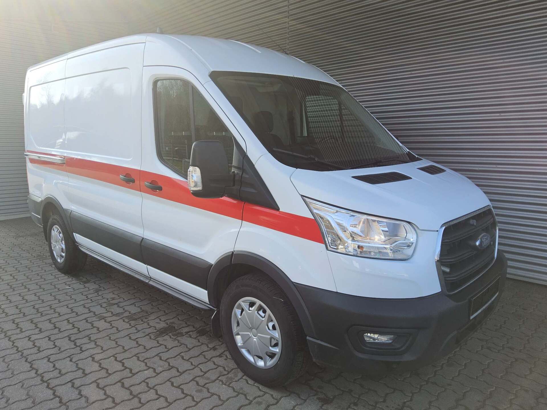 Ford Transit FT 350 2.0 TDCi Trend L2 Navi AHK StHzg 3