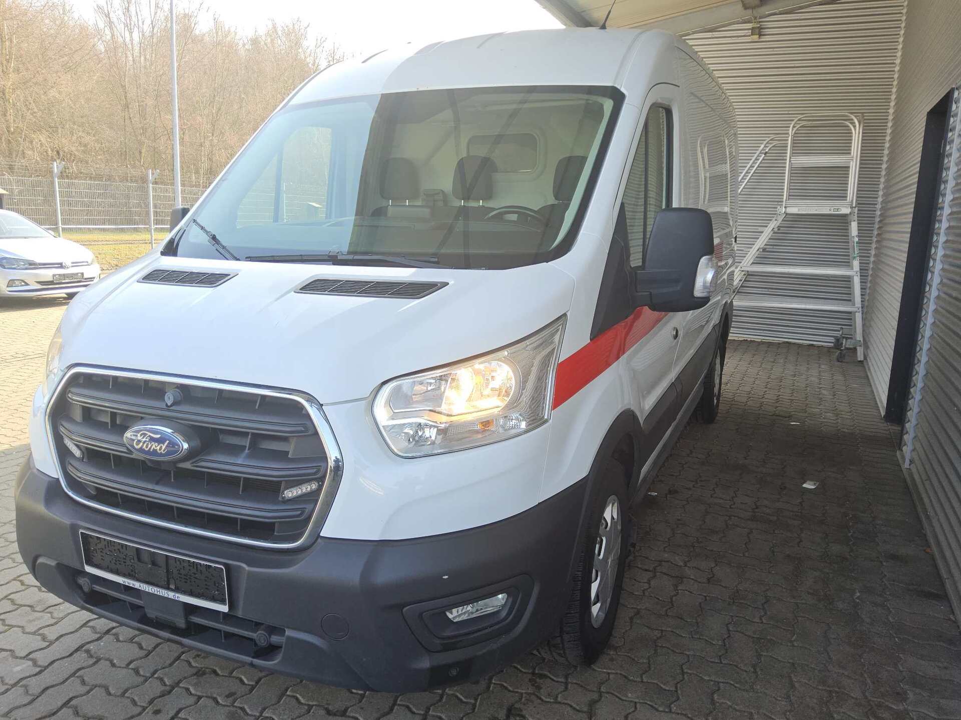Ford Transit FT 350 2.0 TDCi Trend L2 Navi AHK StHzg 2