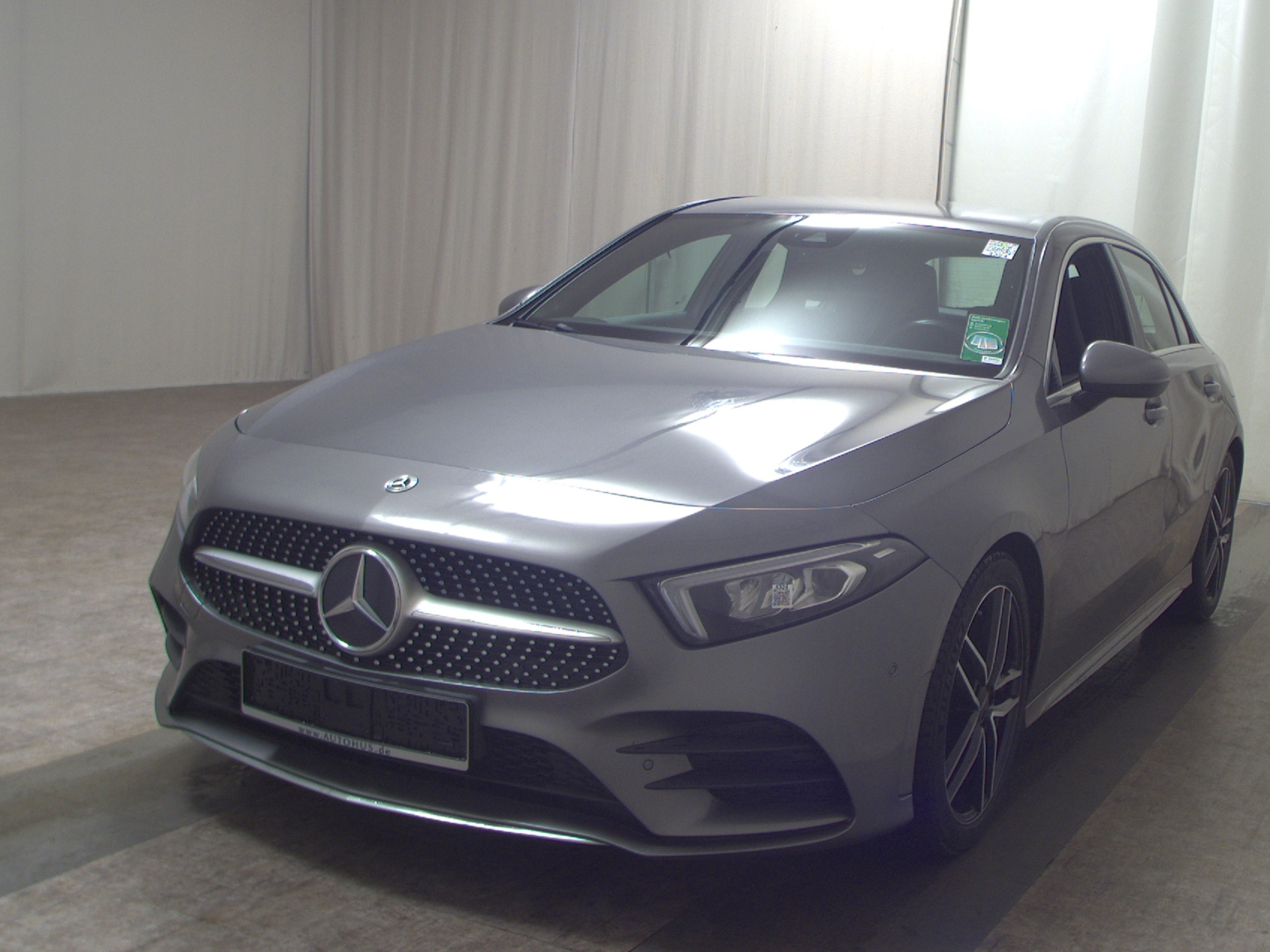 Mercedes-Benz A 200 d AMG-Line Navi LED AHK RfK Distronic+ 2