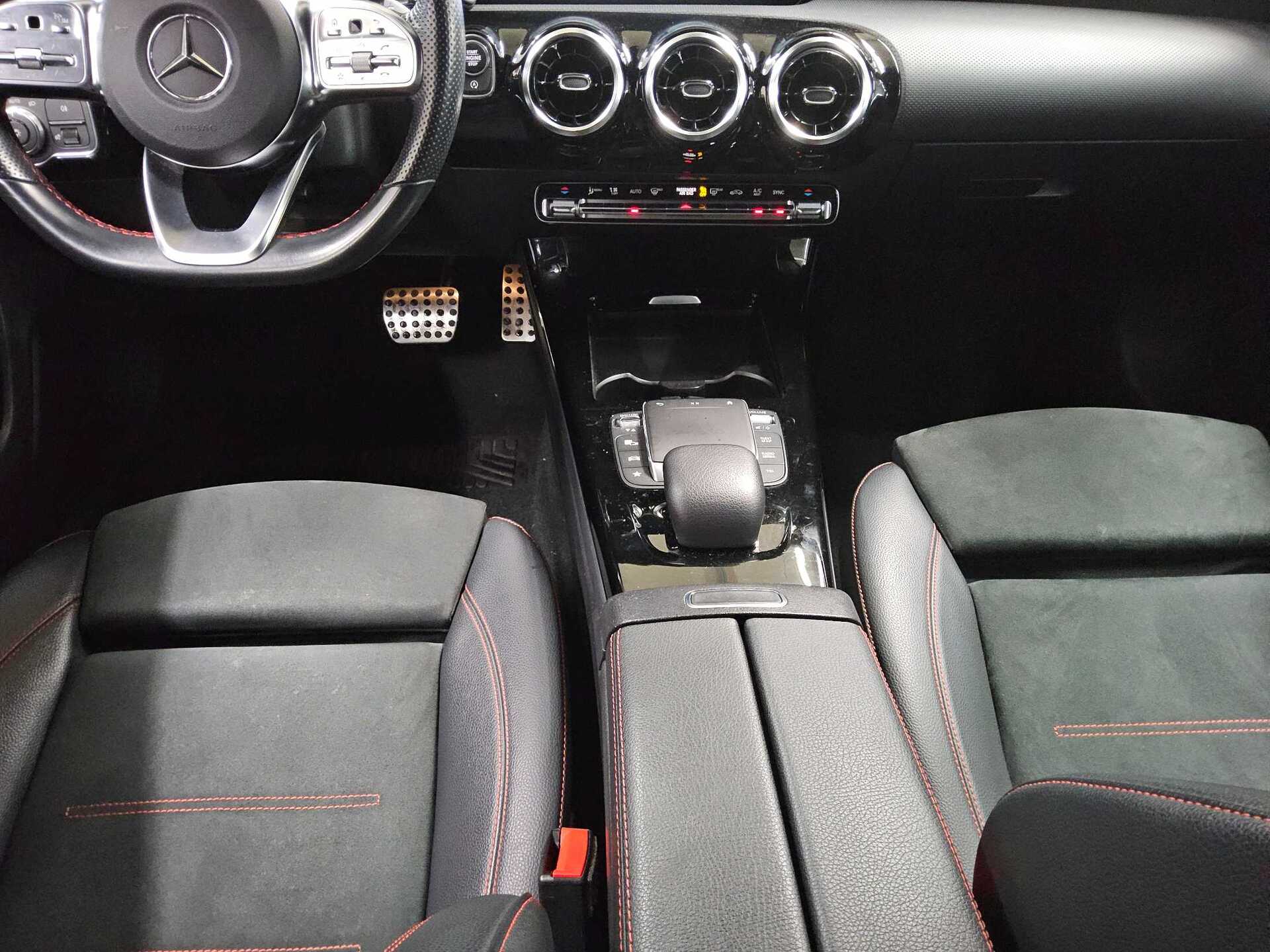 Mercedes-Benz A 200 d AMG-Line Navi LED AHK RfK Distronic+ 6