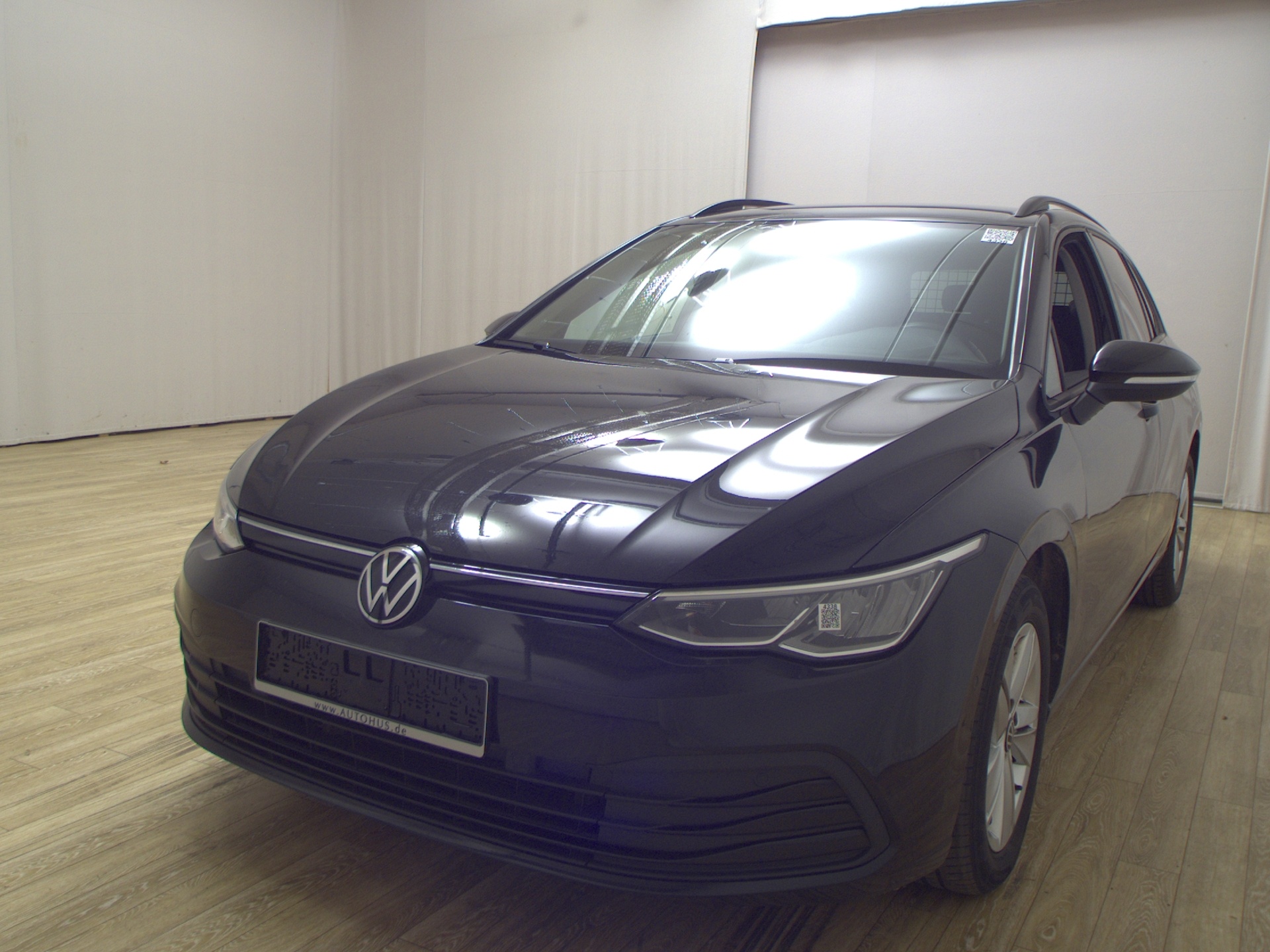 Volkswagen Golf-8 Var. 2.0 TDI Life Navi LED DC Memory 2