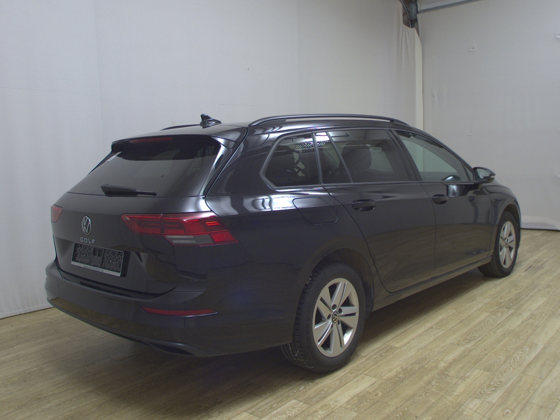 Volkswagen Golf-8 Var. 2.0 TDI Life Navi LED DC Memory 4