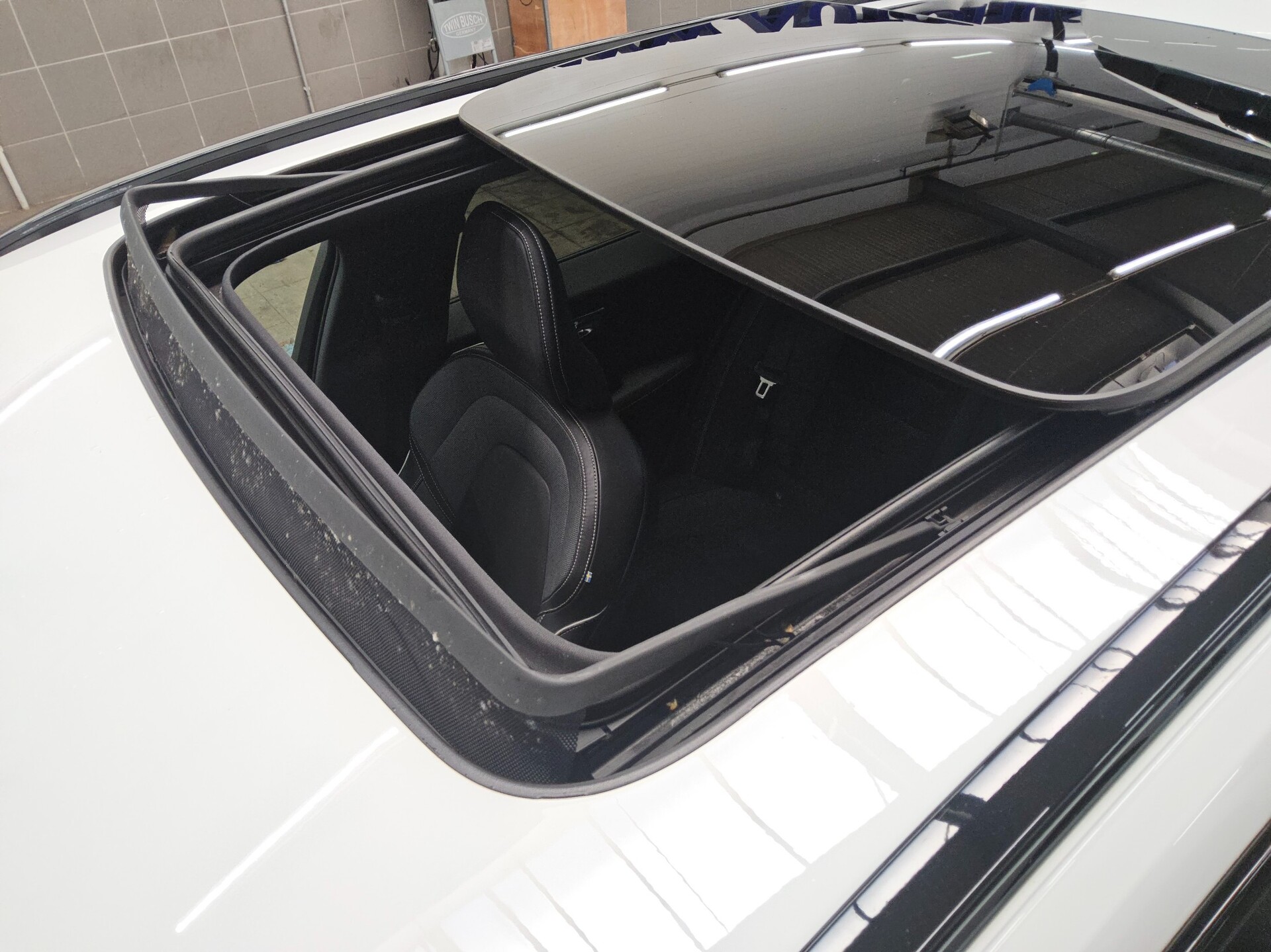 Volvo V60 T6 R-Design Navi Pano LED Sound AHK RFK 12