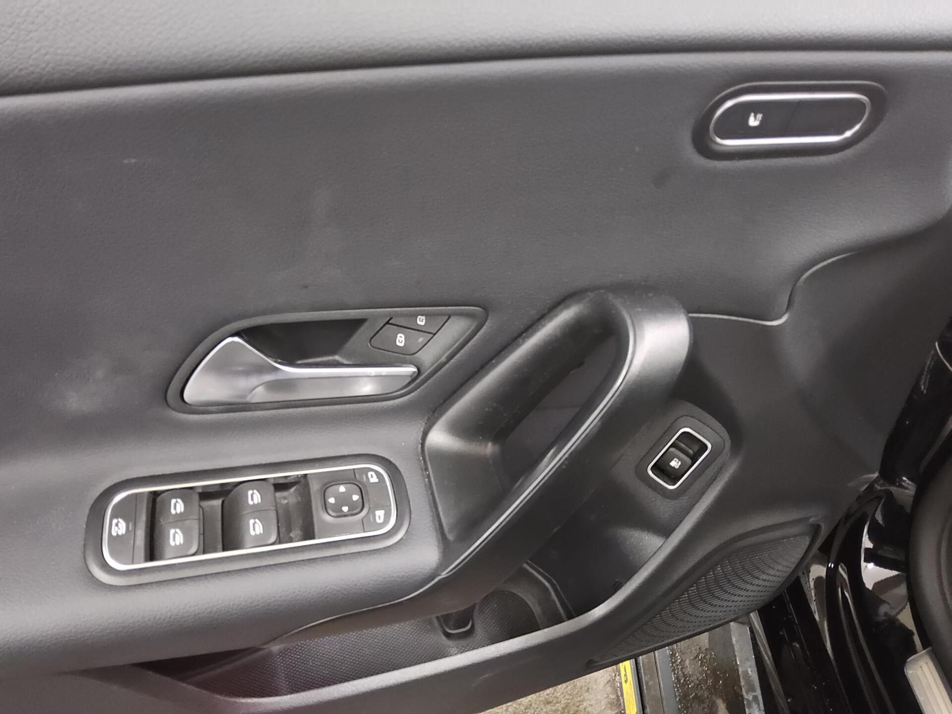 Mercedes-Benz CLA 250 e T-Leder Navi LED RFK MBUX 10