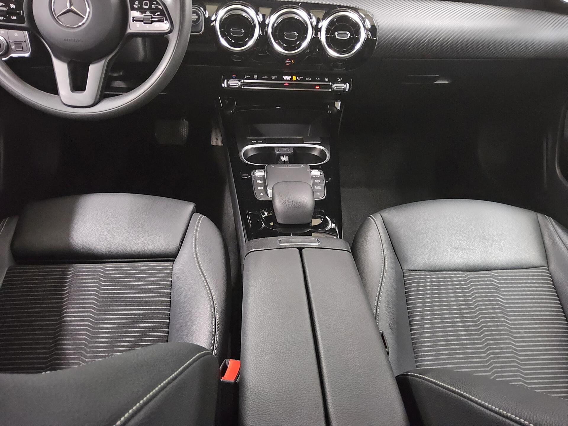 Mercedes-Benz CLA 250 e T-Leder Navi LED RFK MBUX 6