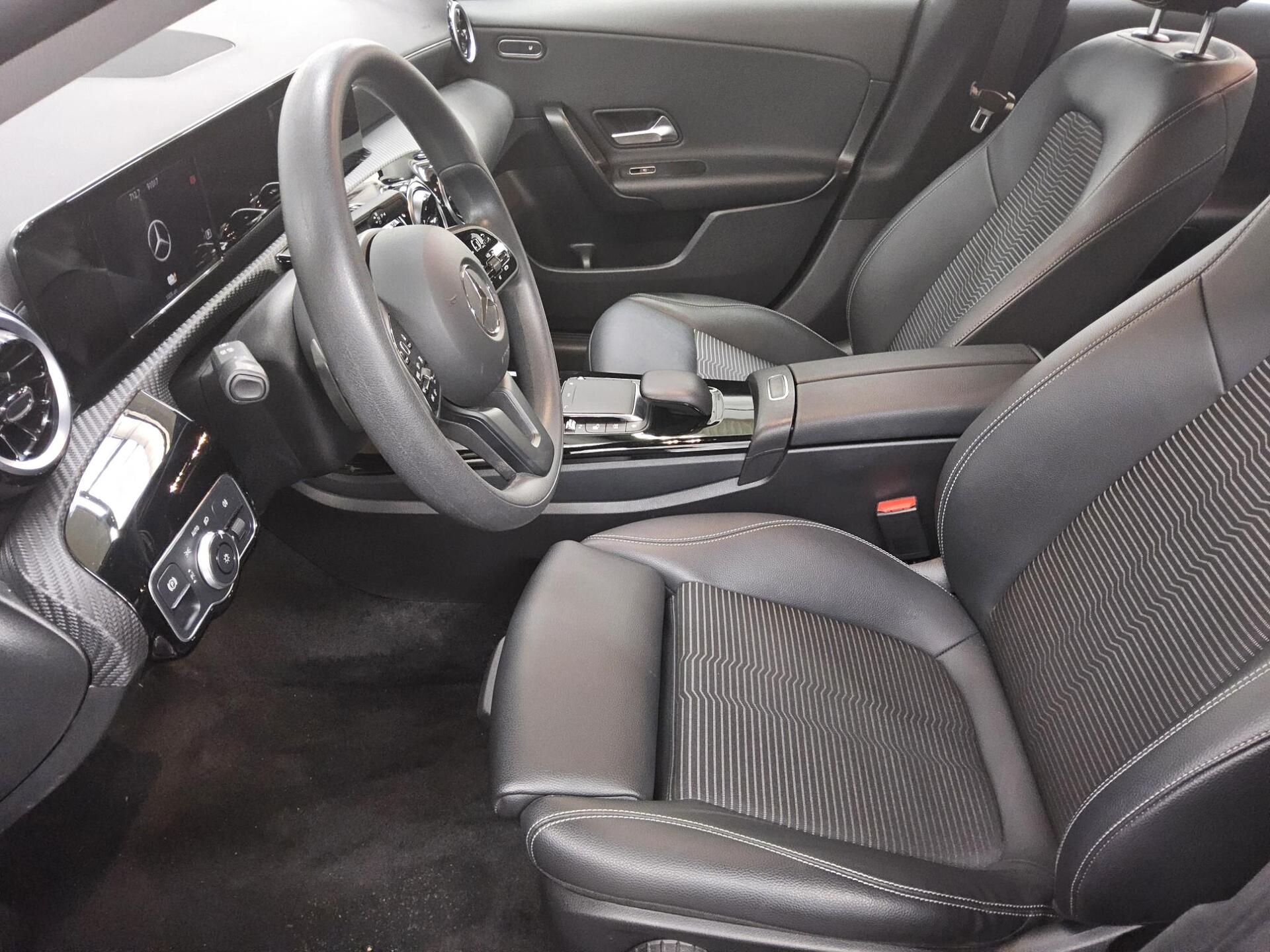 Mercedes-Benz CLA 250 e T-Leder Navi LED RFK MBUX 9