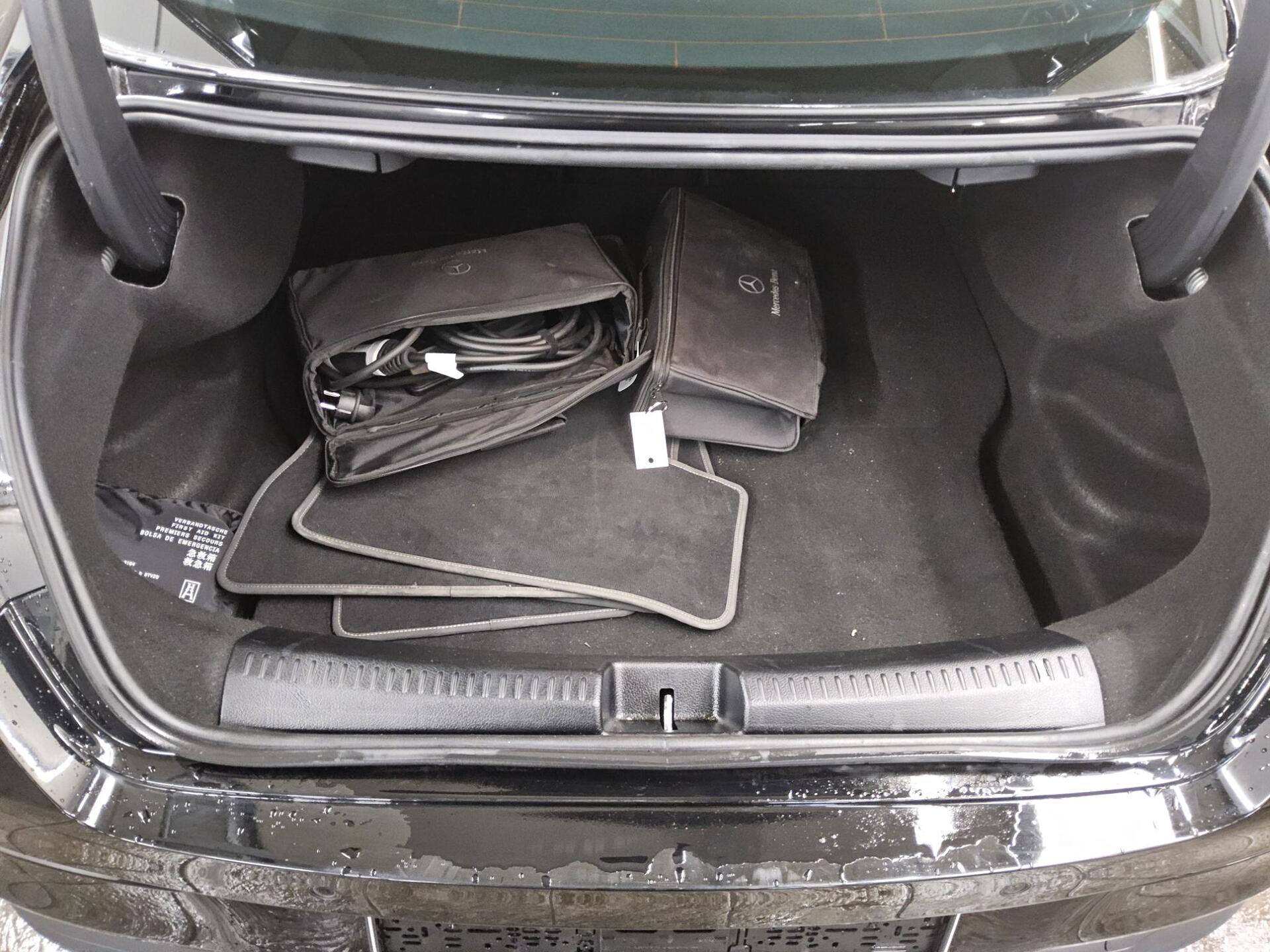 Mercedes-Benz CLA 250 e T-Leder Navi LED RFK MBUX 12