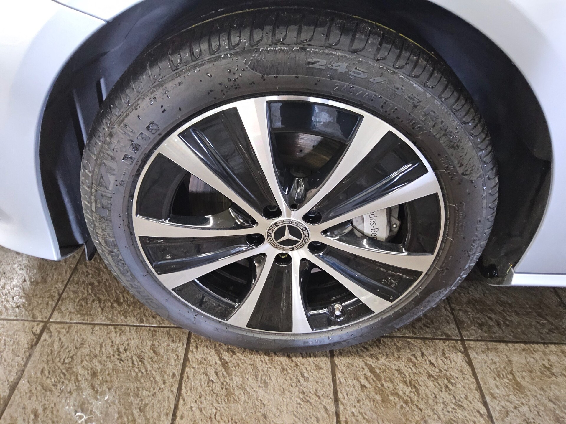 Mercedes-Benz E 300 T de Navi Widescreen LED RFK Distr.+ AHK 11