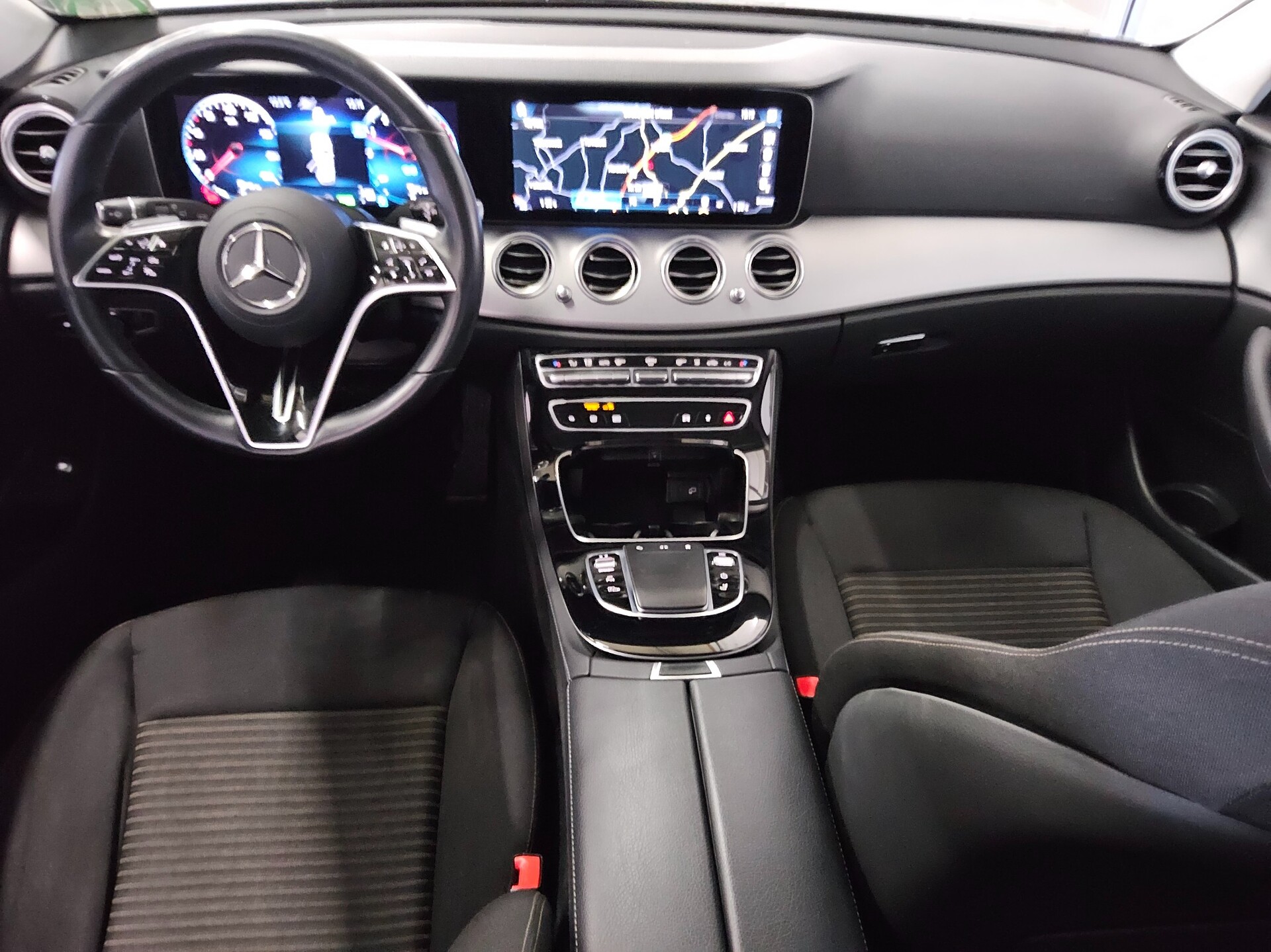 Mercedes-Benz E 300 T de Navi Widescreen LED RFK Distr.+ AHK 5