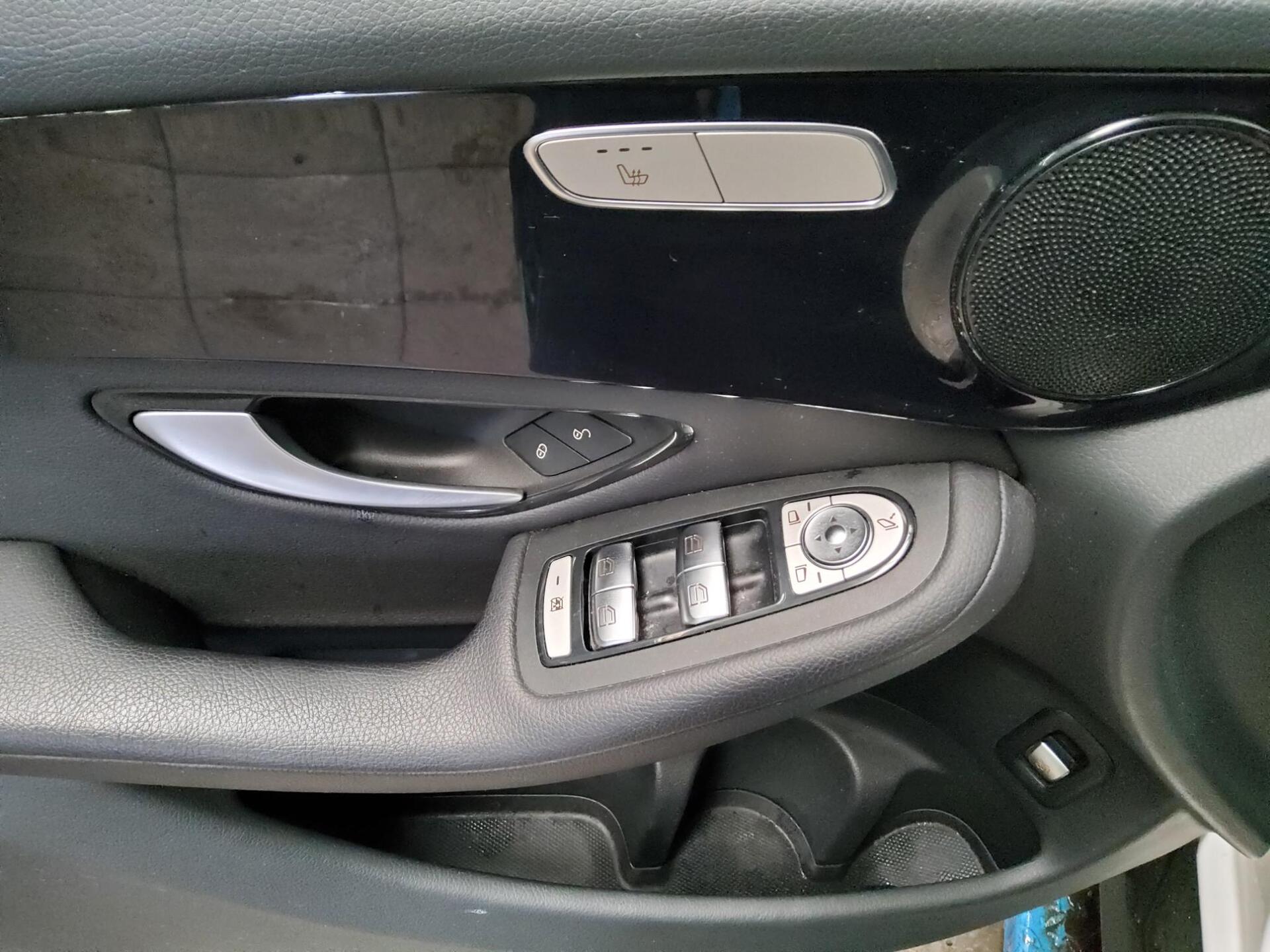 Mercedes-Benz GLC 300 de 4M Navi Widescreen LED AHK Distr.+ 10