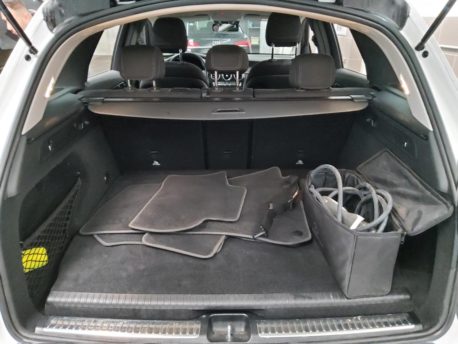 Mercedes-Benz GLC 300 de 4M Navi Widescreen LED AHK Distr.+ 12