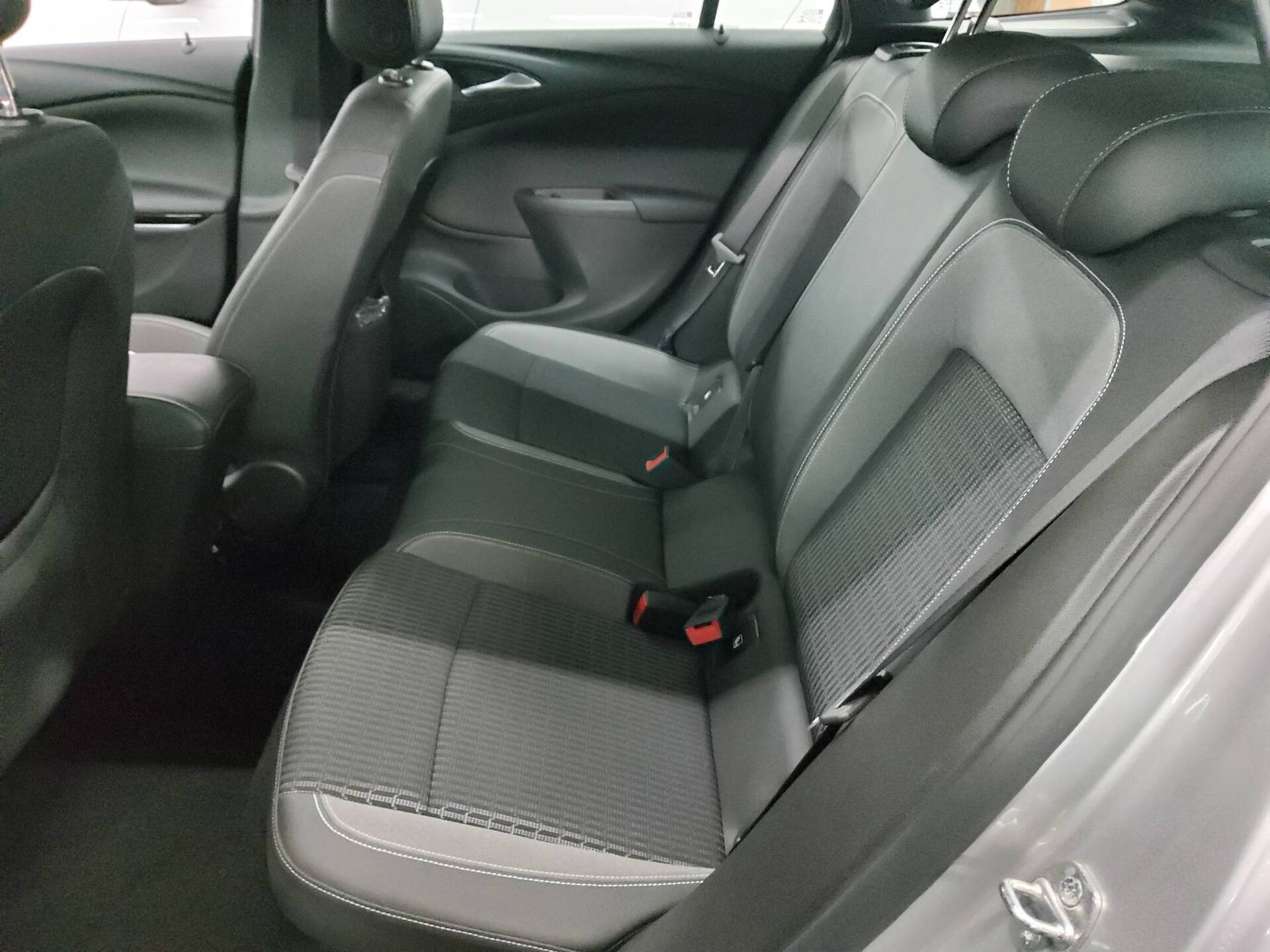 Opel Astra ST 1.2 Turbo T-Leder Navi LED Kamera SHZ 12