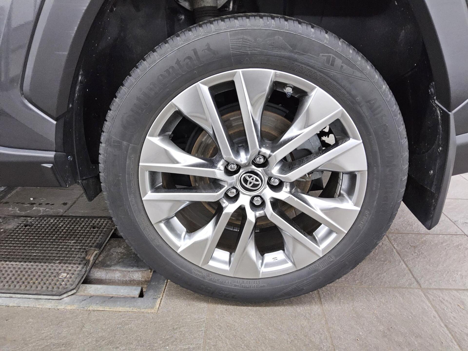 Toyota RAV 4 2.5 VVT-i Hybrid 4x4 Leder Navi LED 10