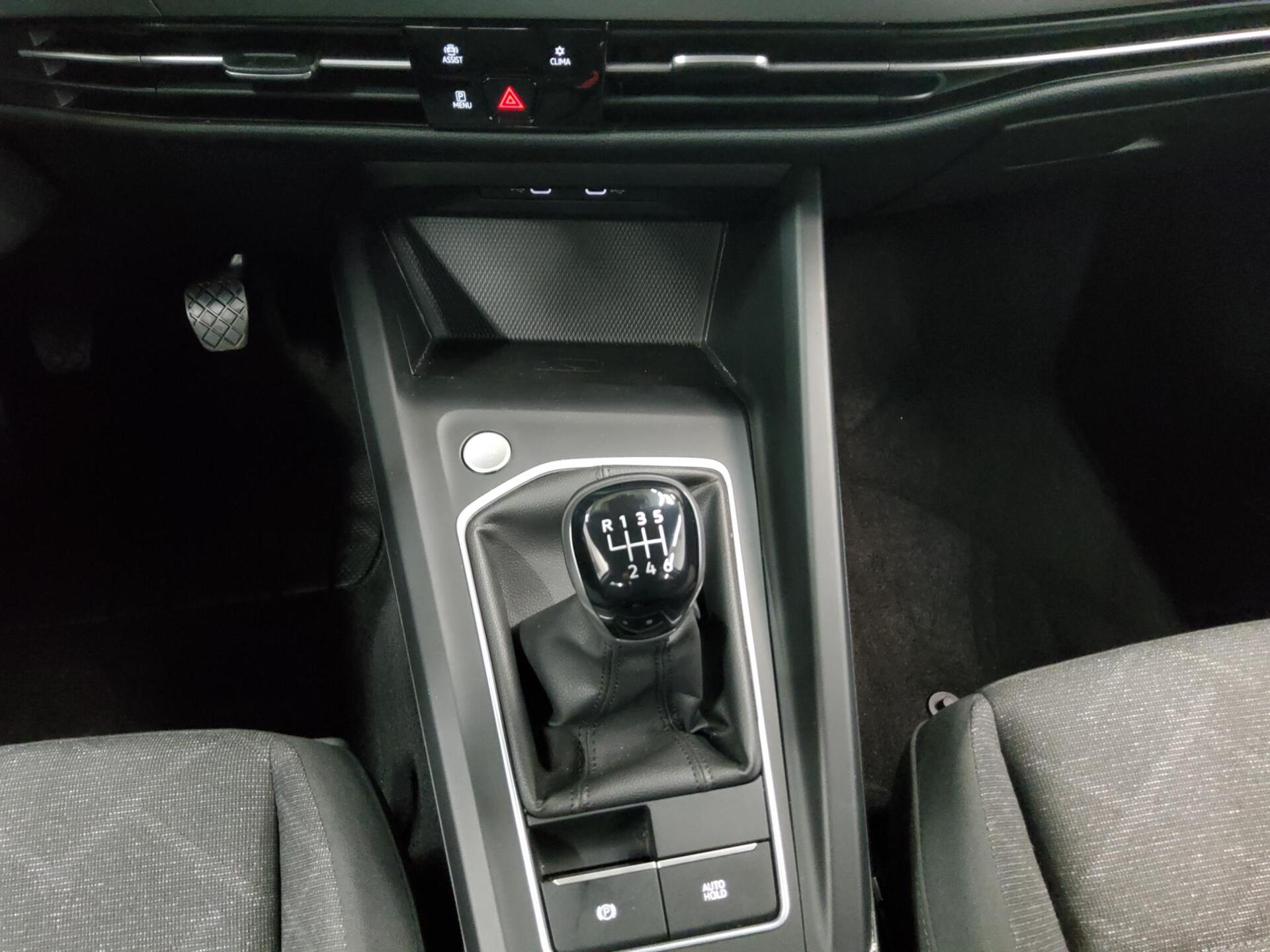 Volkswagen Golf-8 1.5 TSI Life Navi LED+ DC Lenkradheizung 6