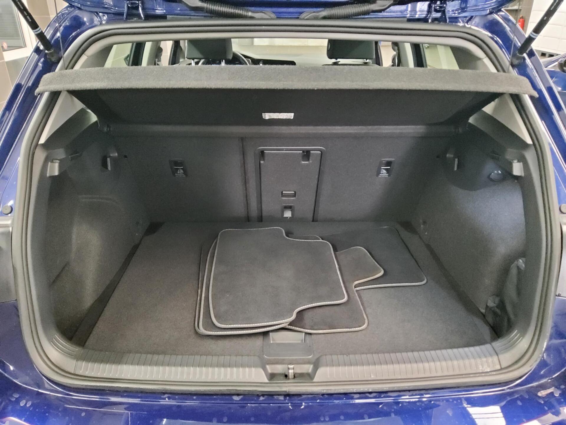 Volkswagen Golf-8 1.5 TSI Life Navi LED+ DC Lenkradheizung 11