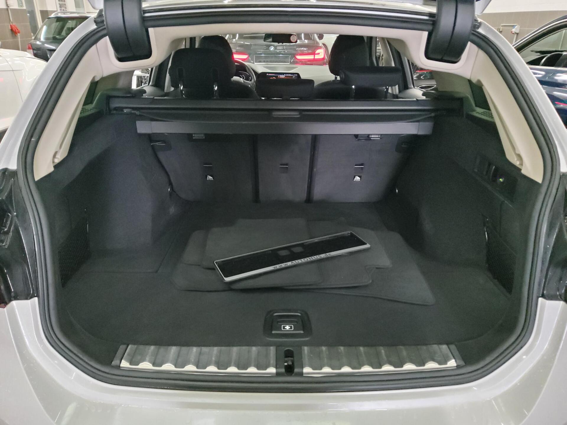 BMW 318iA Touring Advantage Navi LED LC-Pro RfK PDC 12