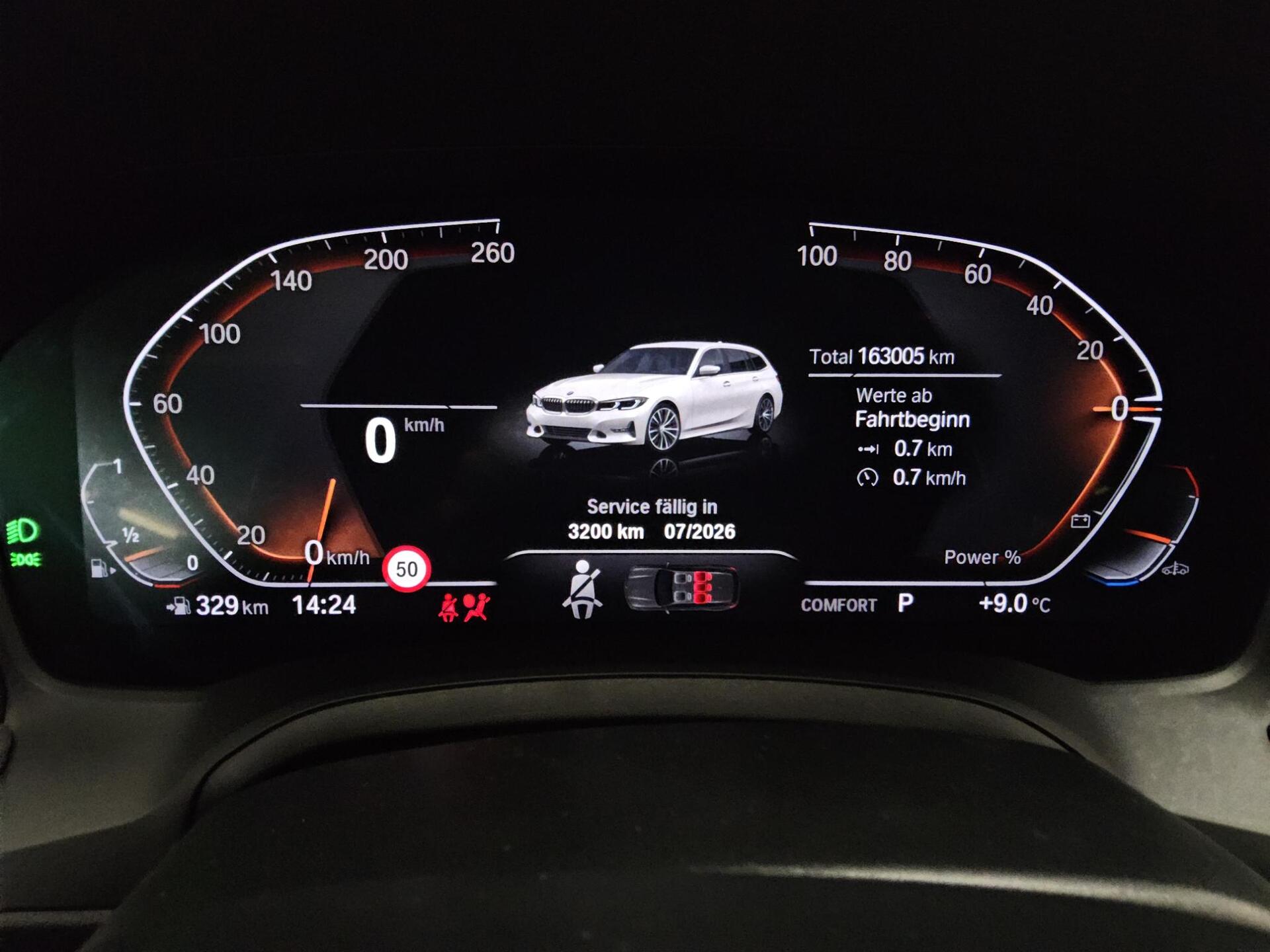 BMW 318iA Touring Navi LC Pro HuD HiFi LED PDC Shz 8