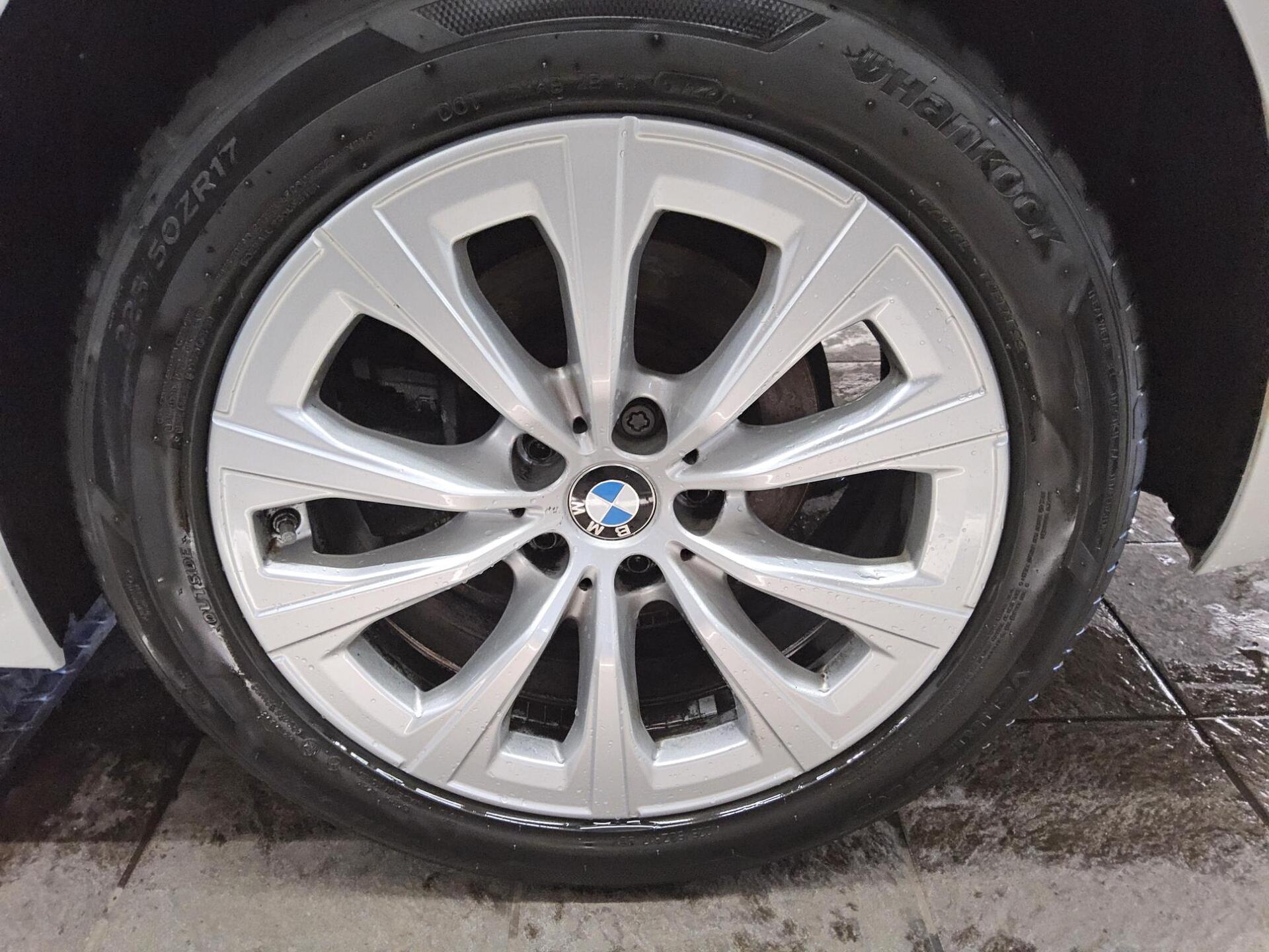 BMW 318iA Touring Navi LC Pro HuD HiFi LED PDC Shz 11