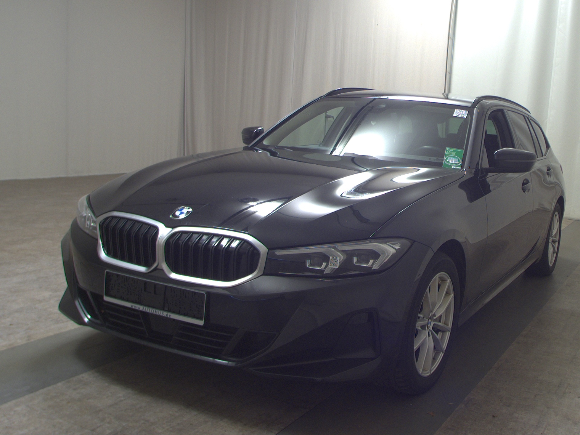 BMW 330dA Touring xDr T-Leder Navi LED Widescreen 2